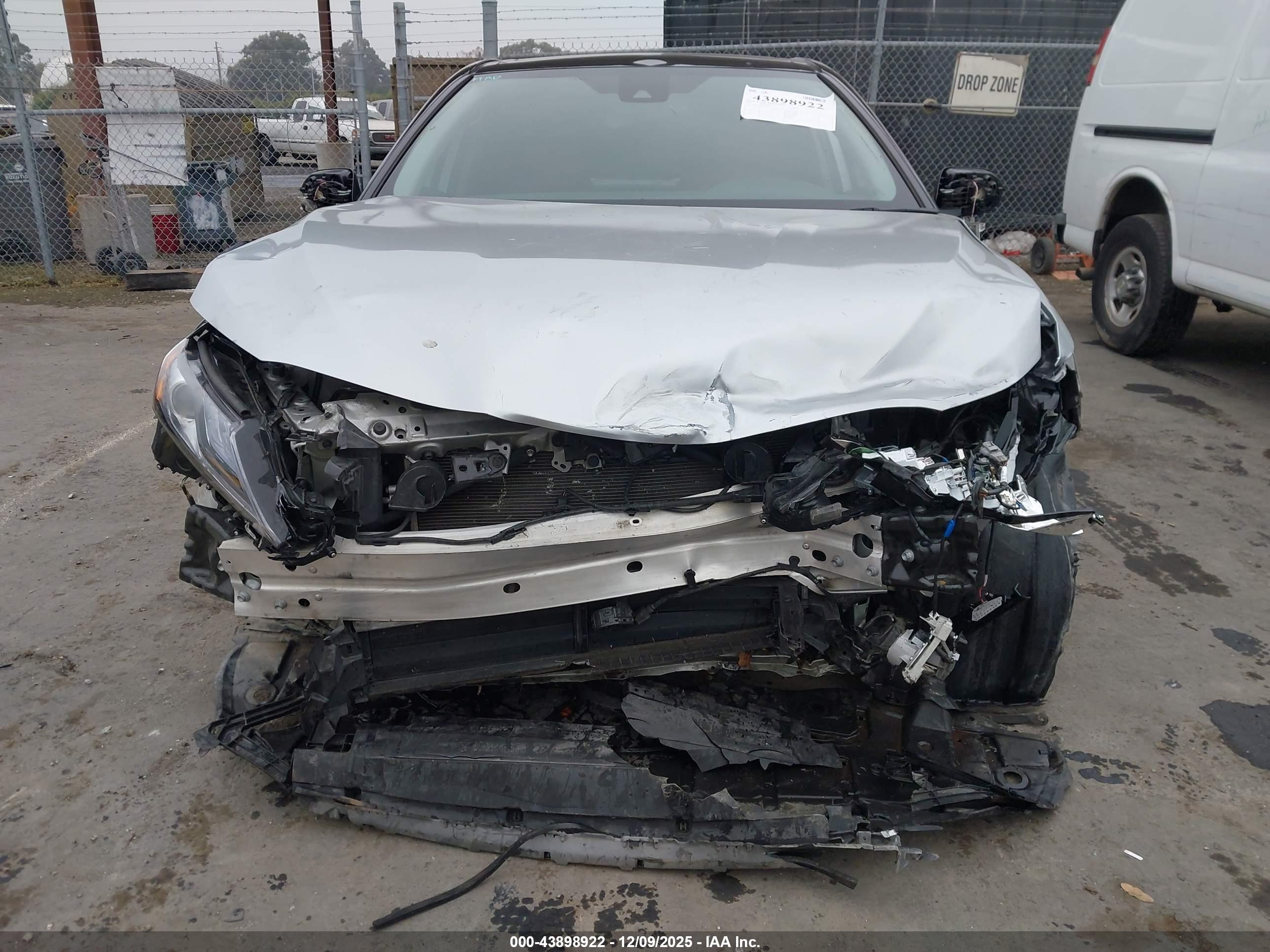 TOYOTA CAMRY image 6