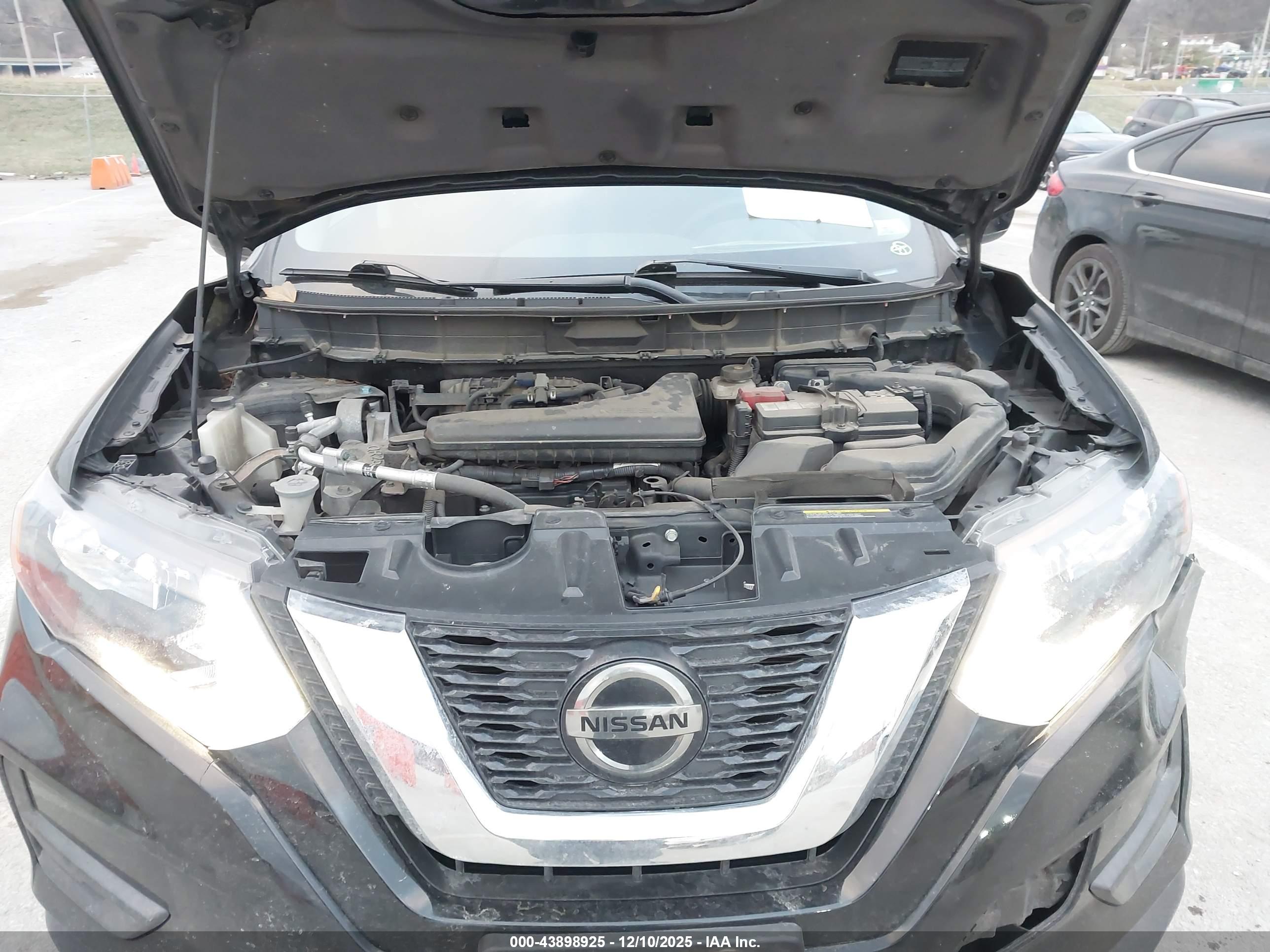 NISSAN ROGUE image 10