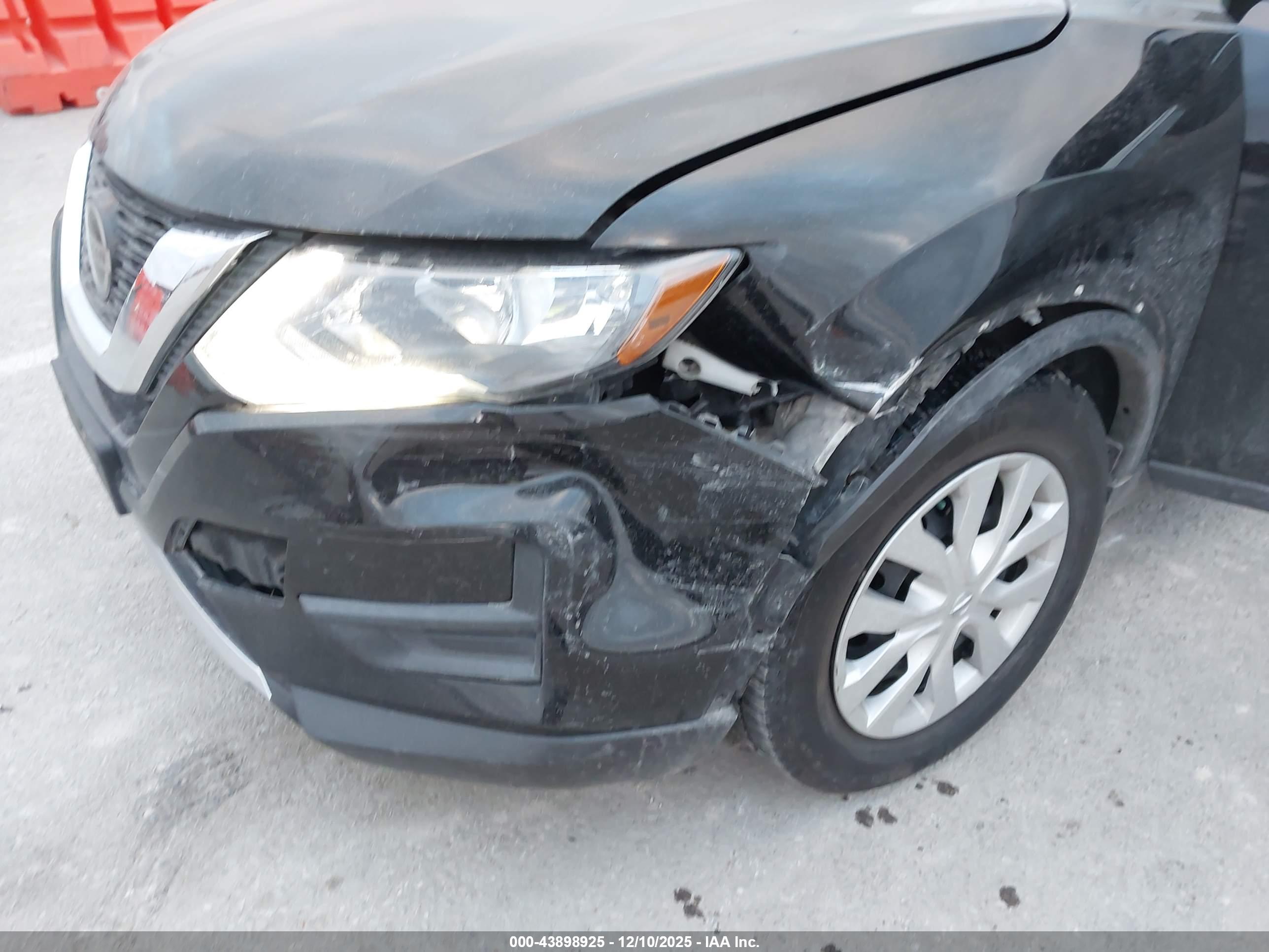 NISSAN ROGUE image 6