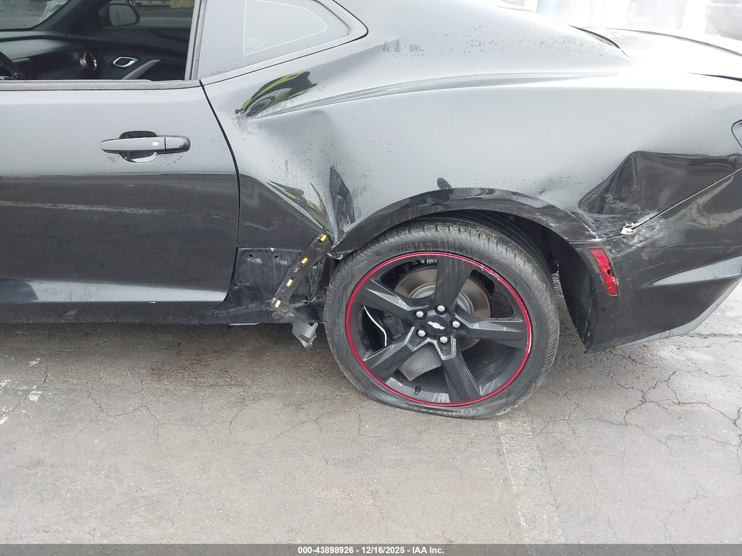 CHEVROLET CAMARO image 6