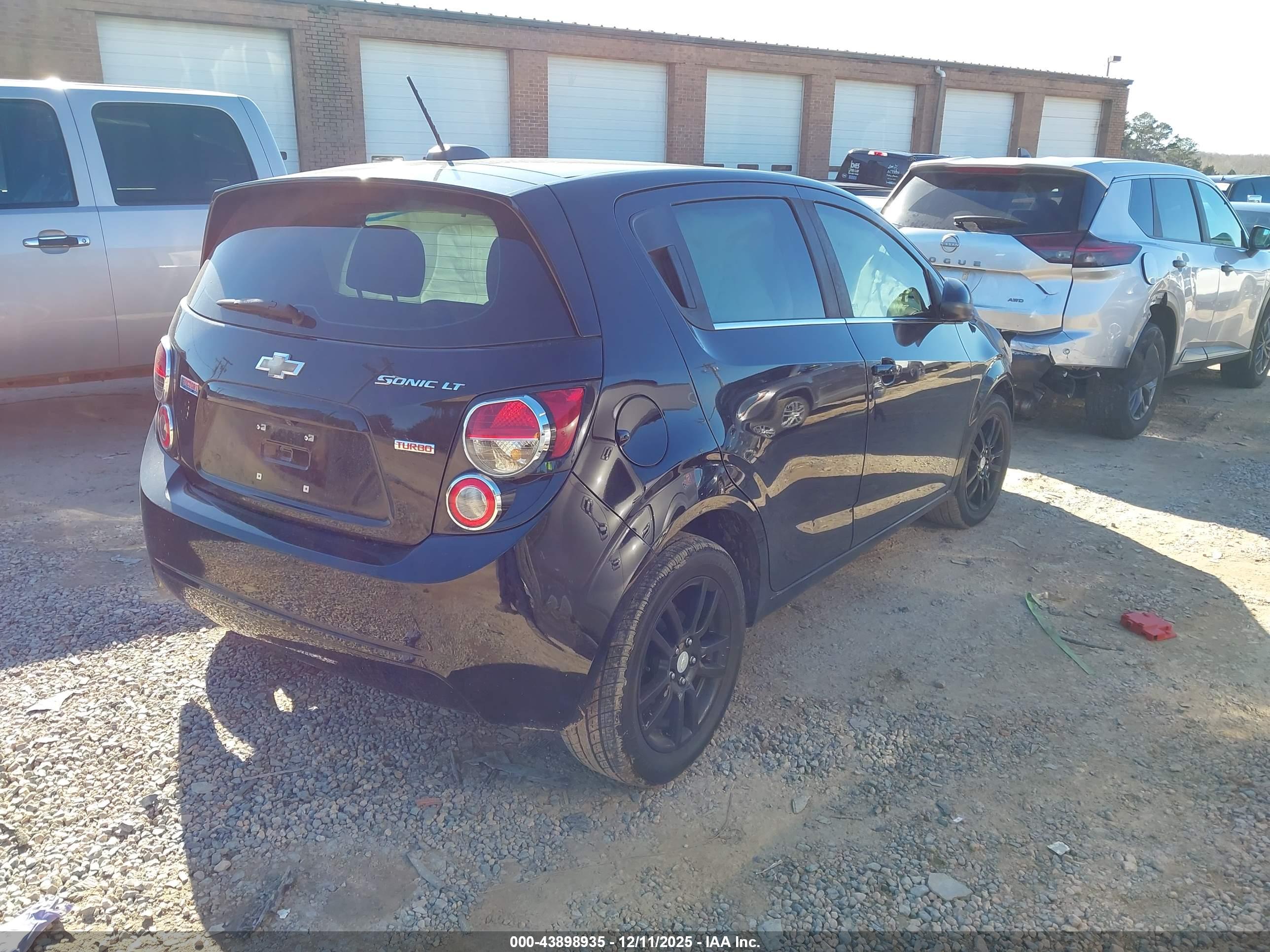 CHEVROLET SONIC image 4