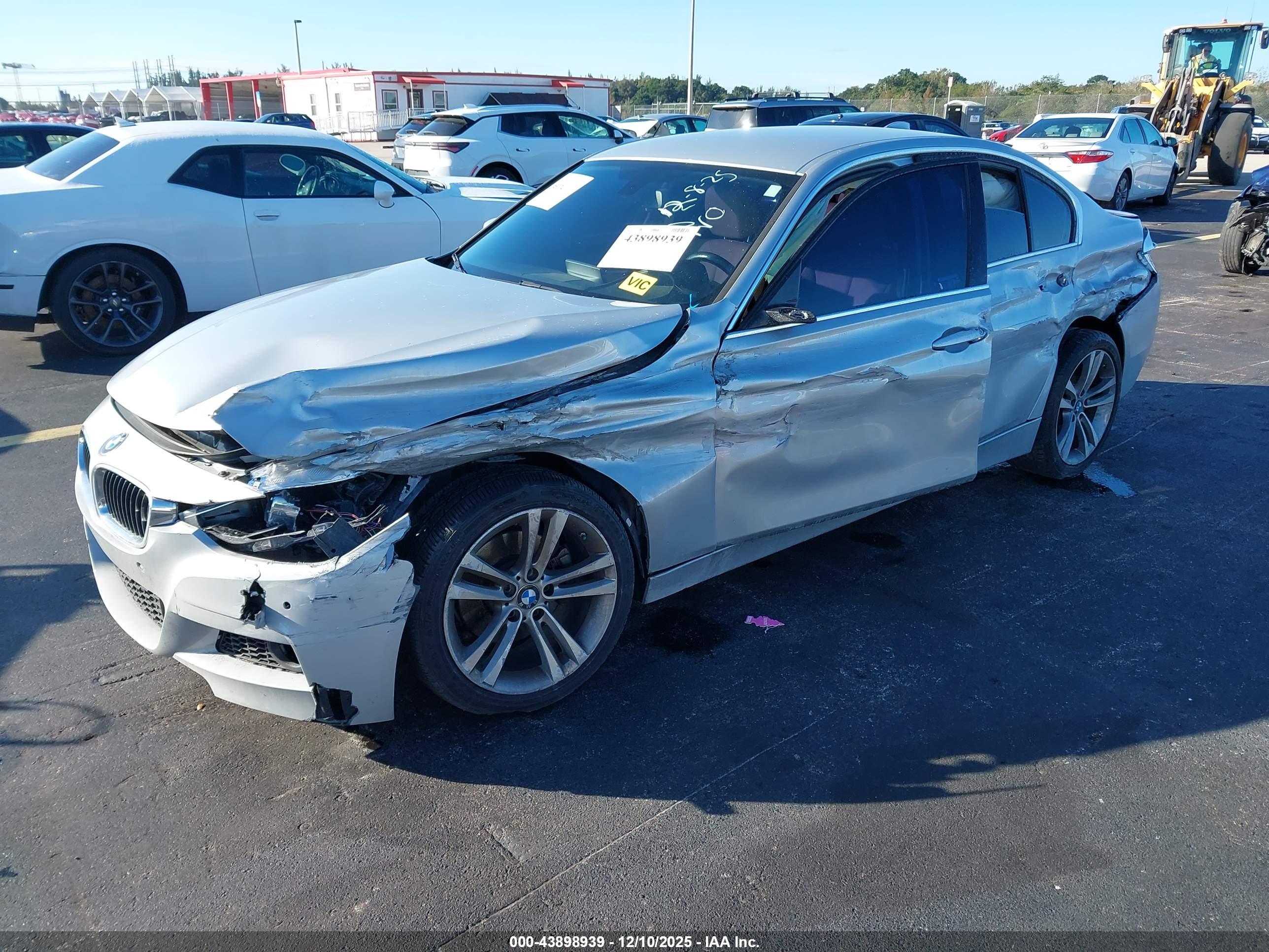 BMW 330I image 2