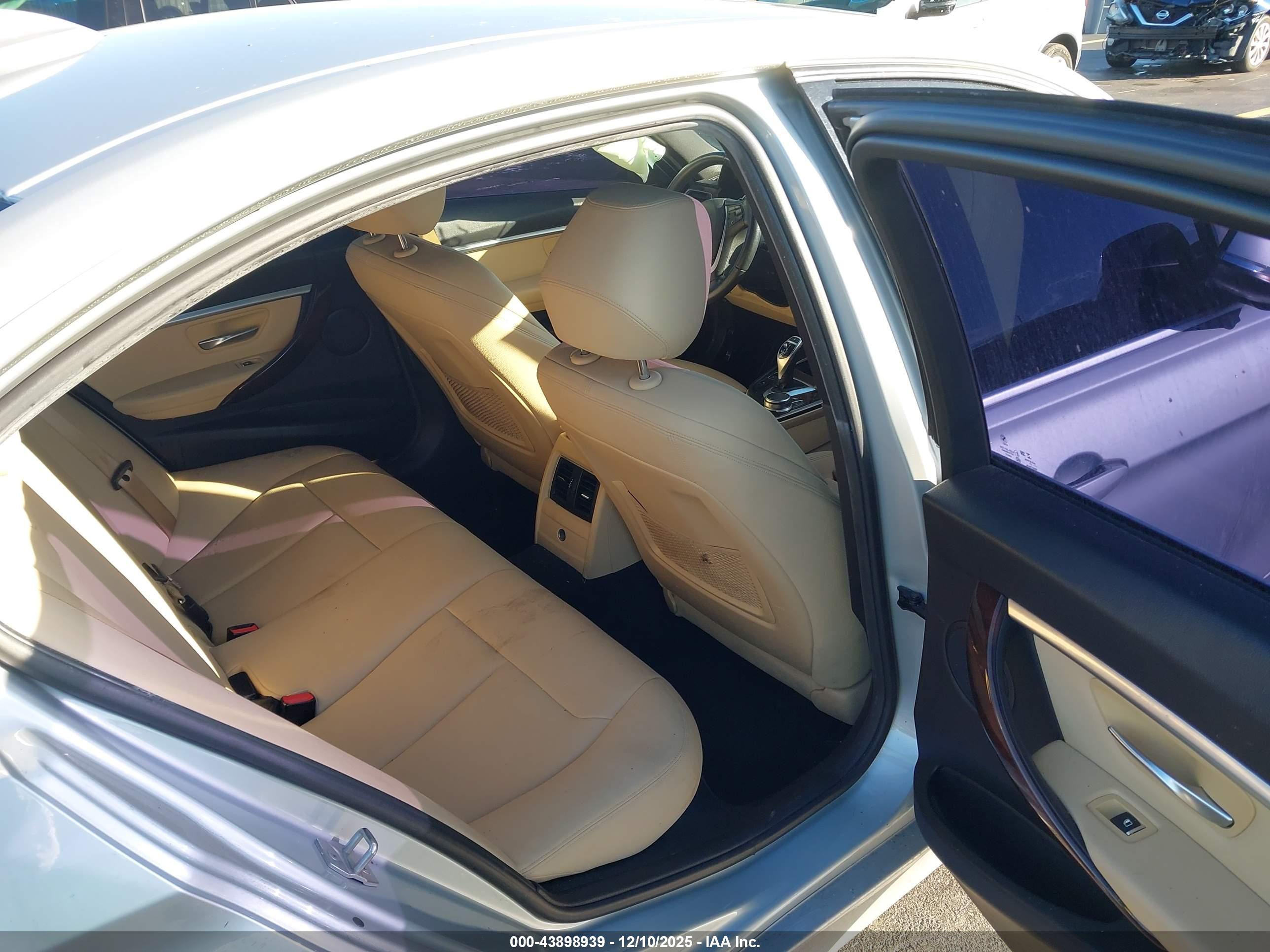 BMW 330I image 8