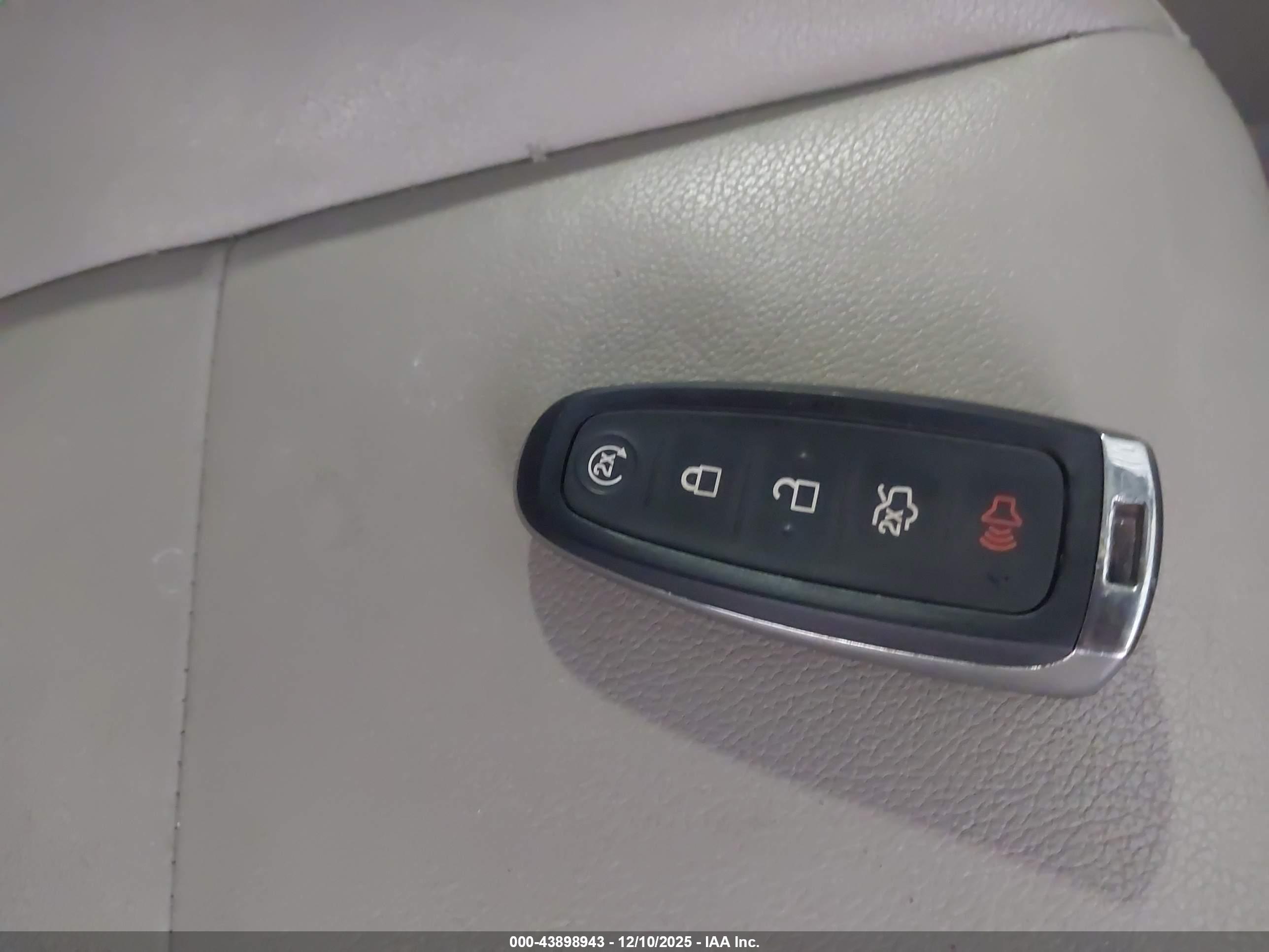 FORD ESCAPE image 11
