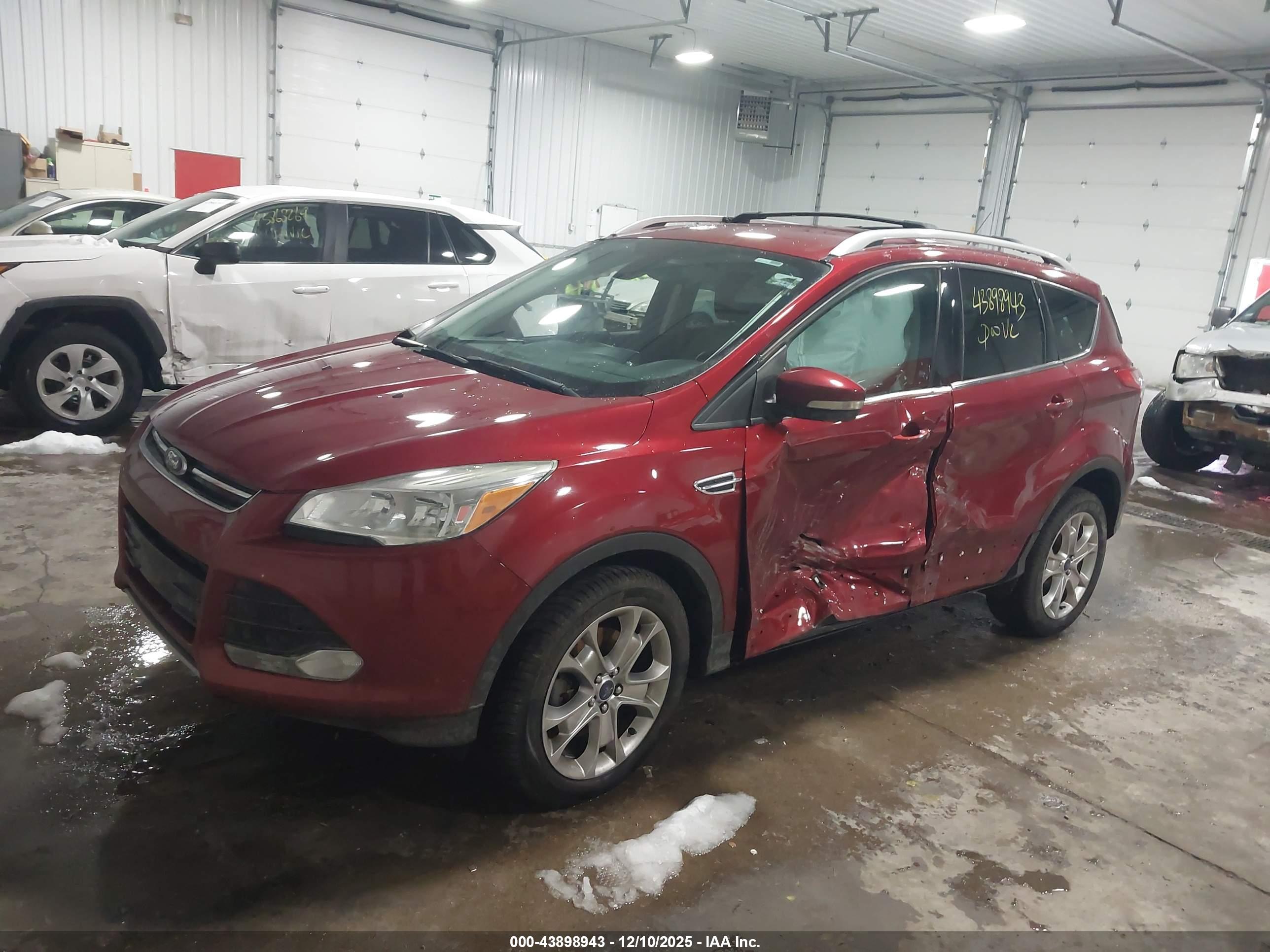 FORD ESCAPE image 2