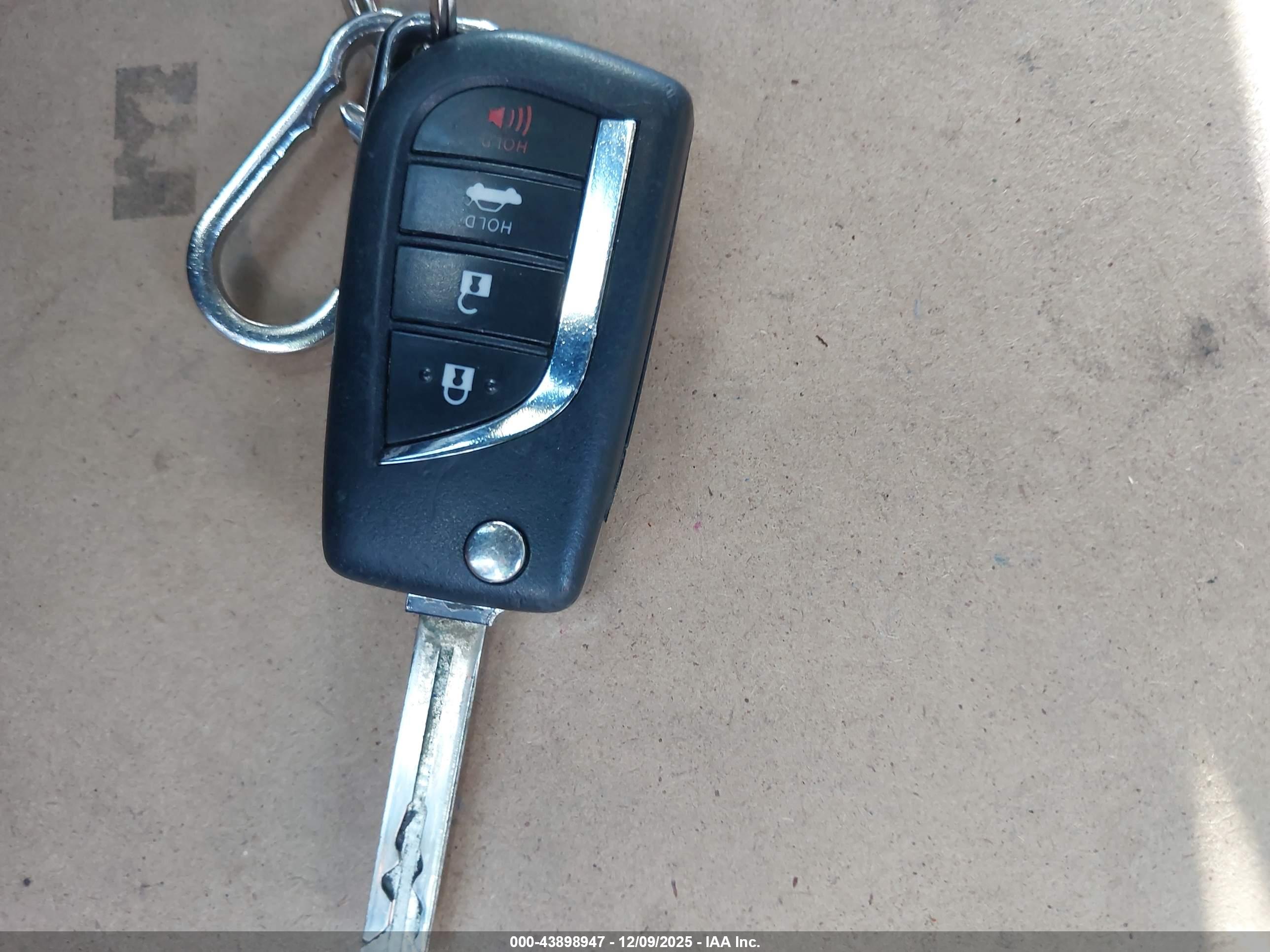 TOYOTA CAMRY image 11