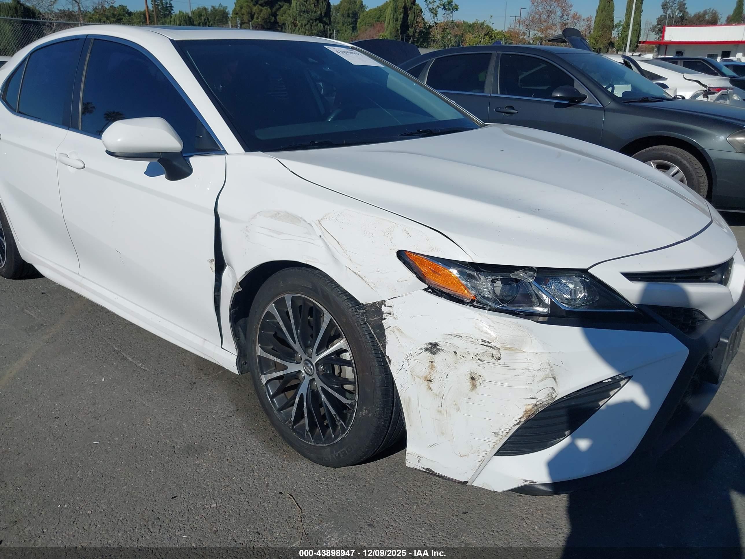 TOYOTA CAMRY image 6