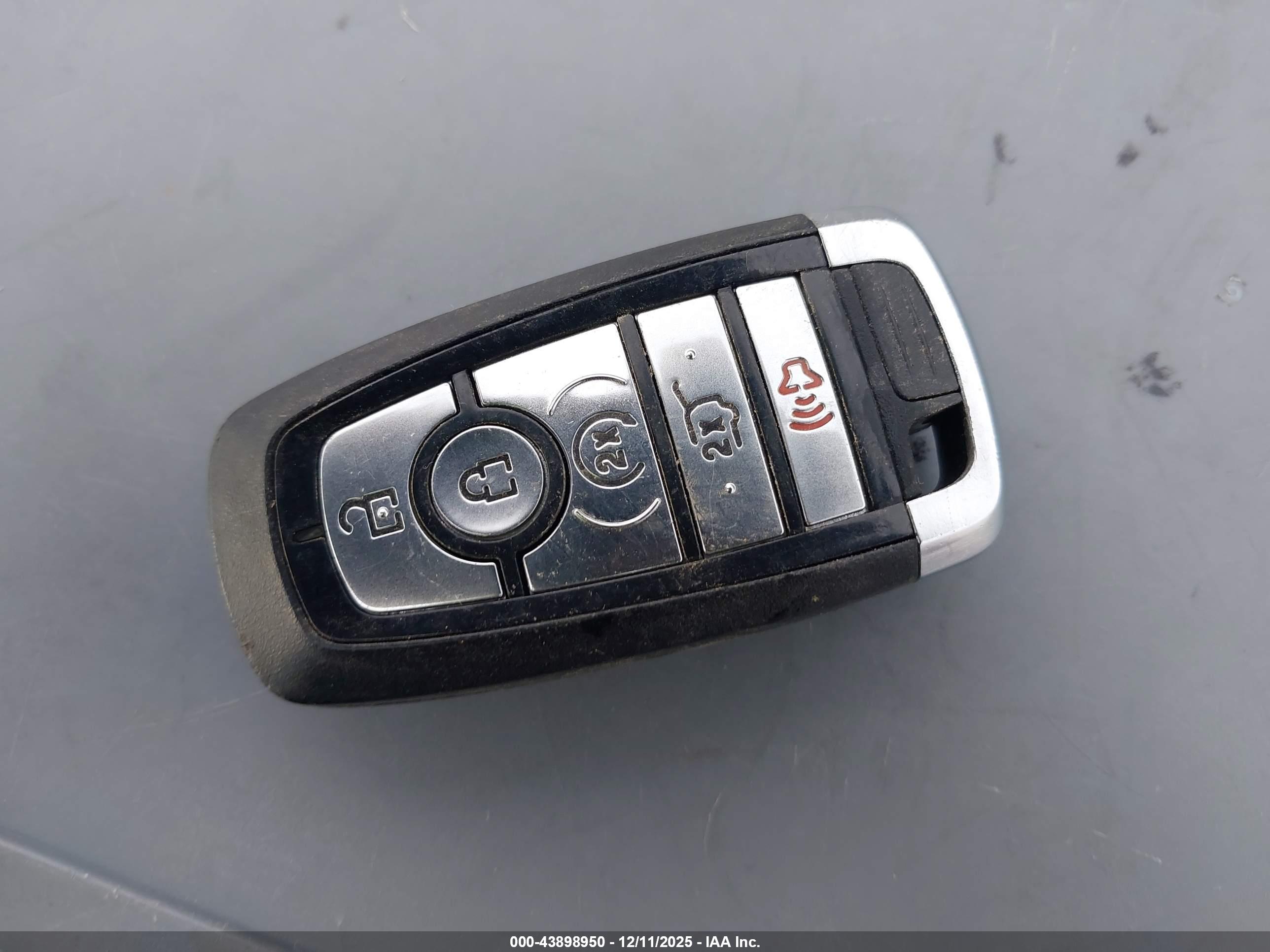 FORD EXPLORER image 11