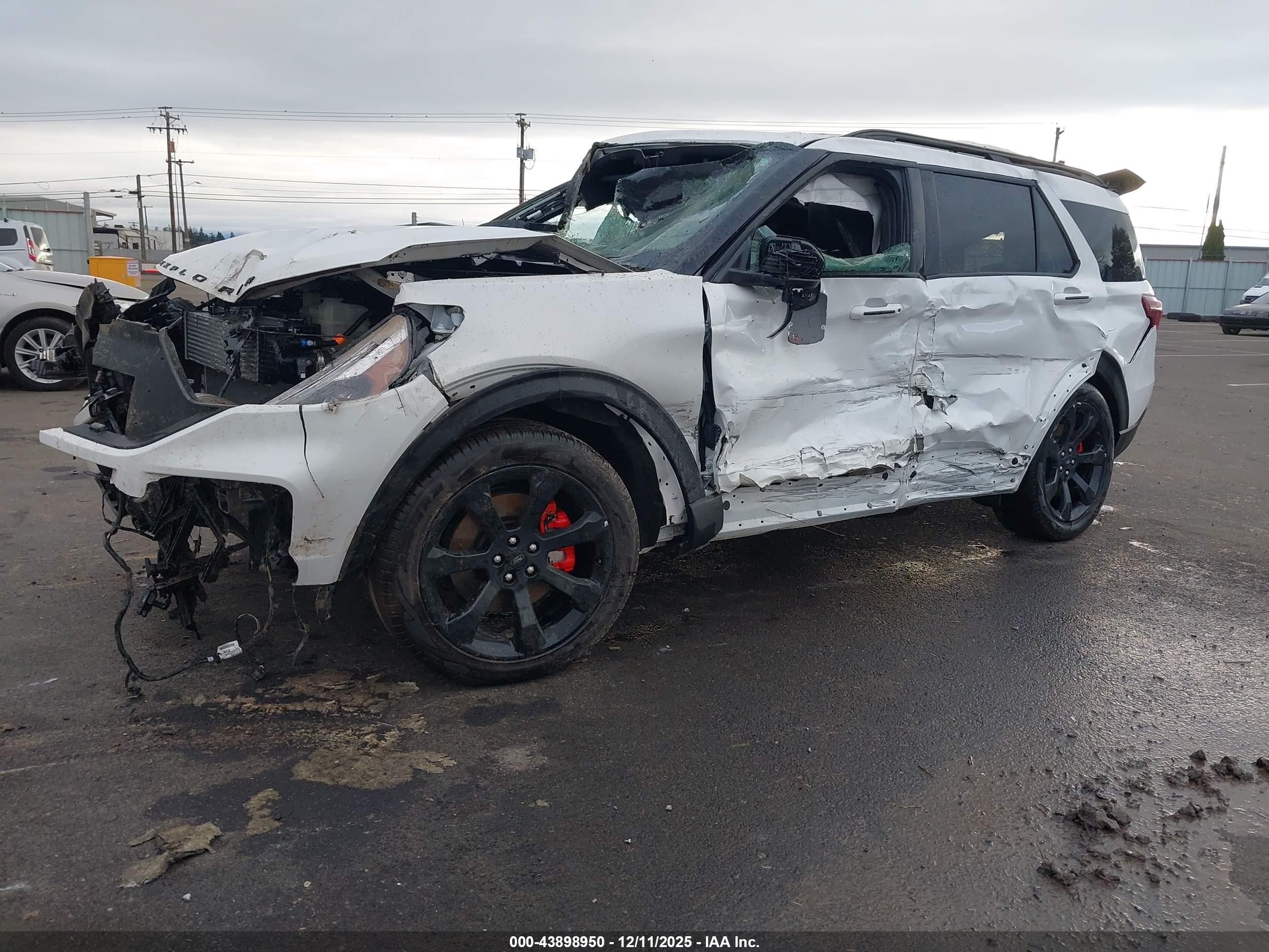 FORD EXPLORER image 2