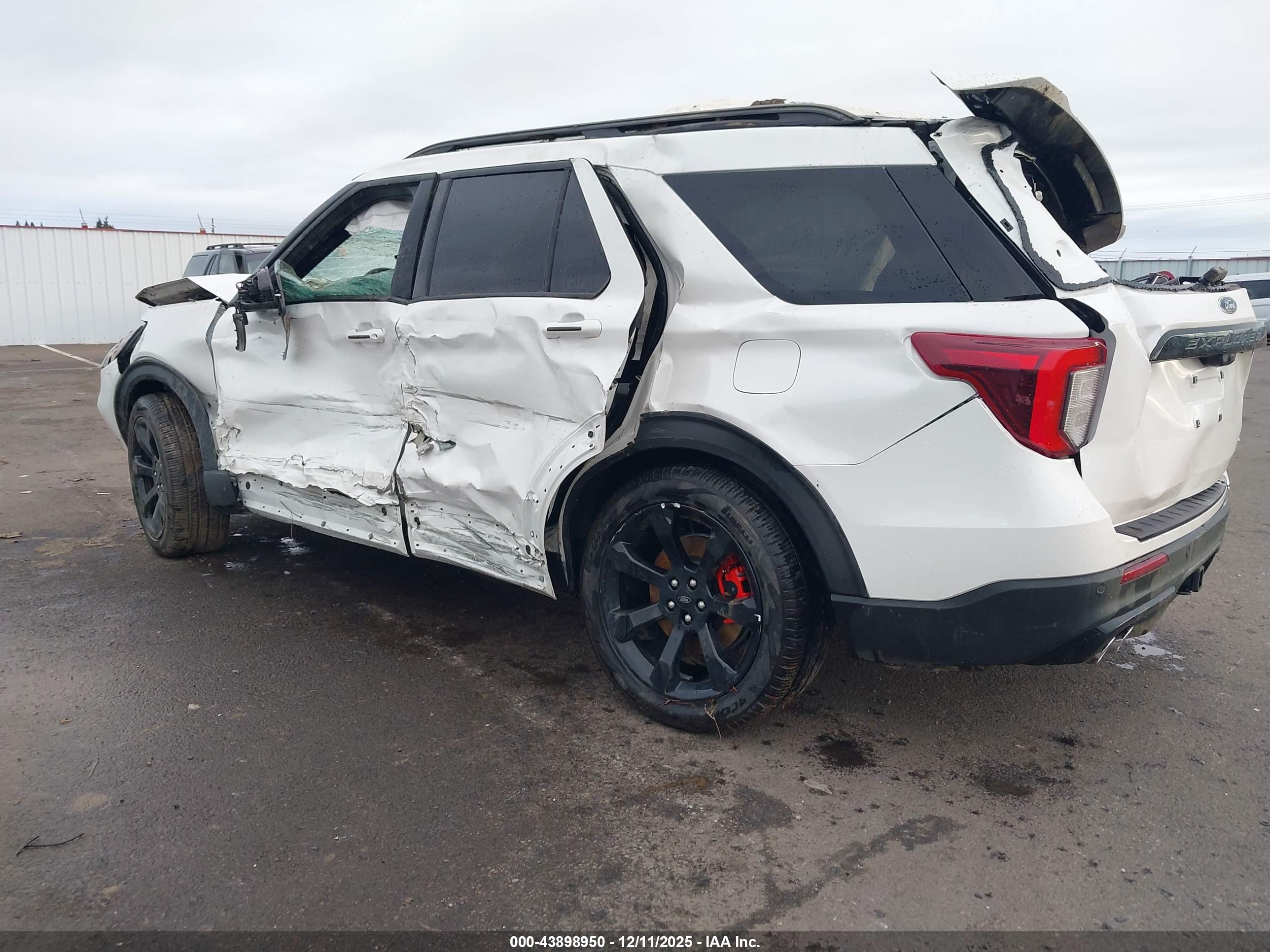 FORD EXPLORER image 3