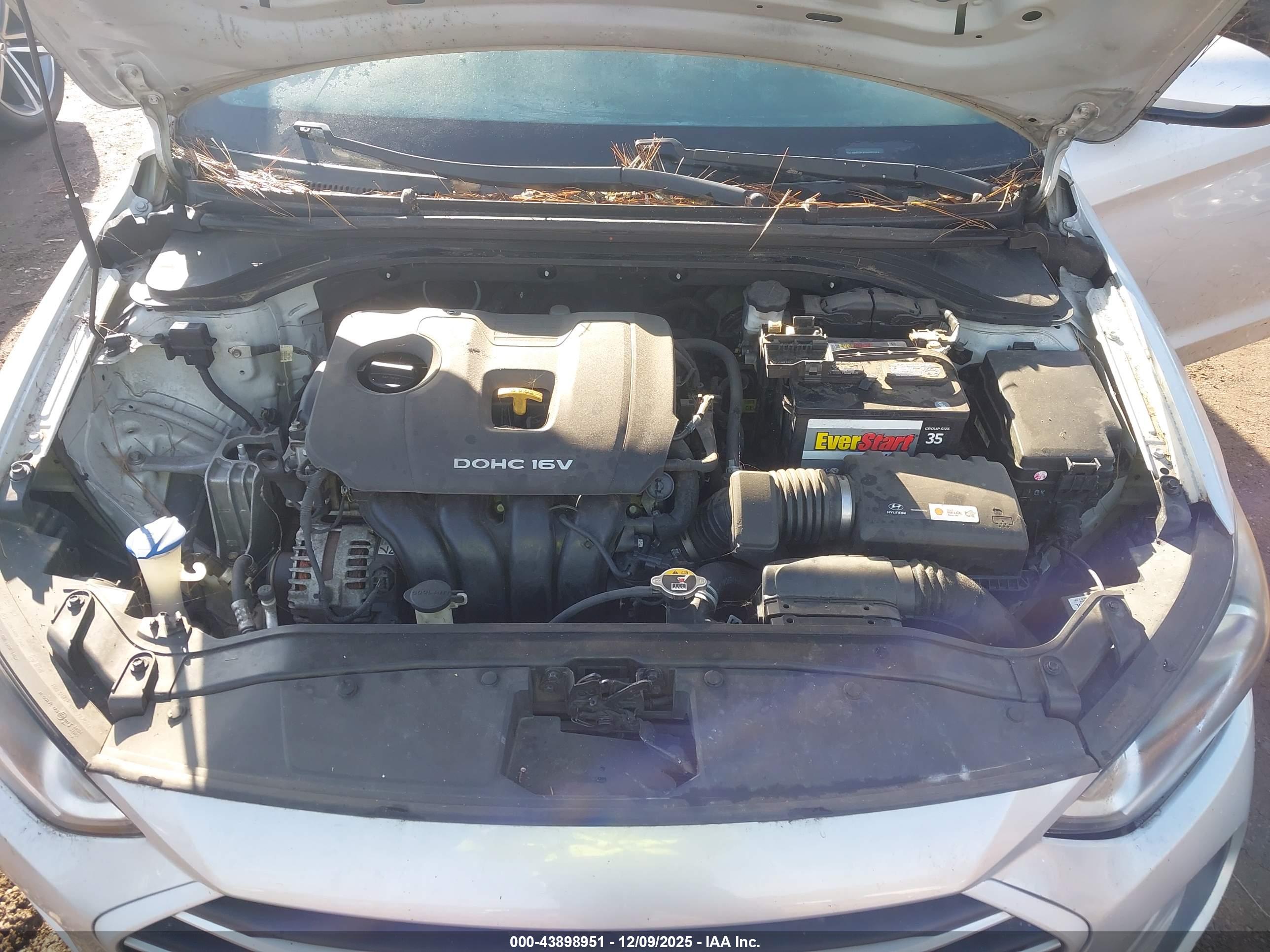 HYUNDAI ELANTRA image 10