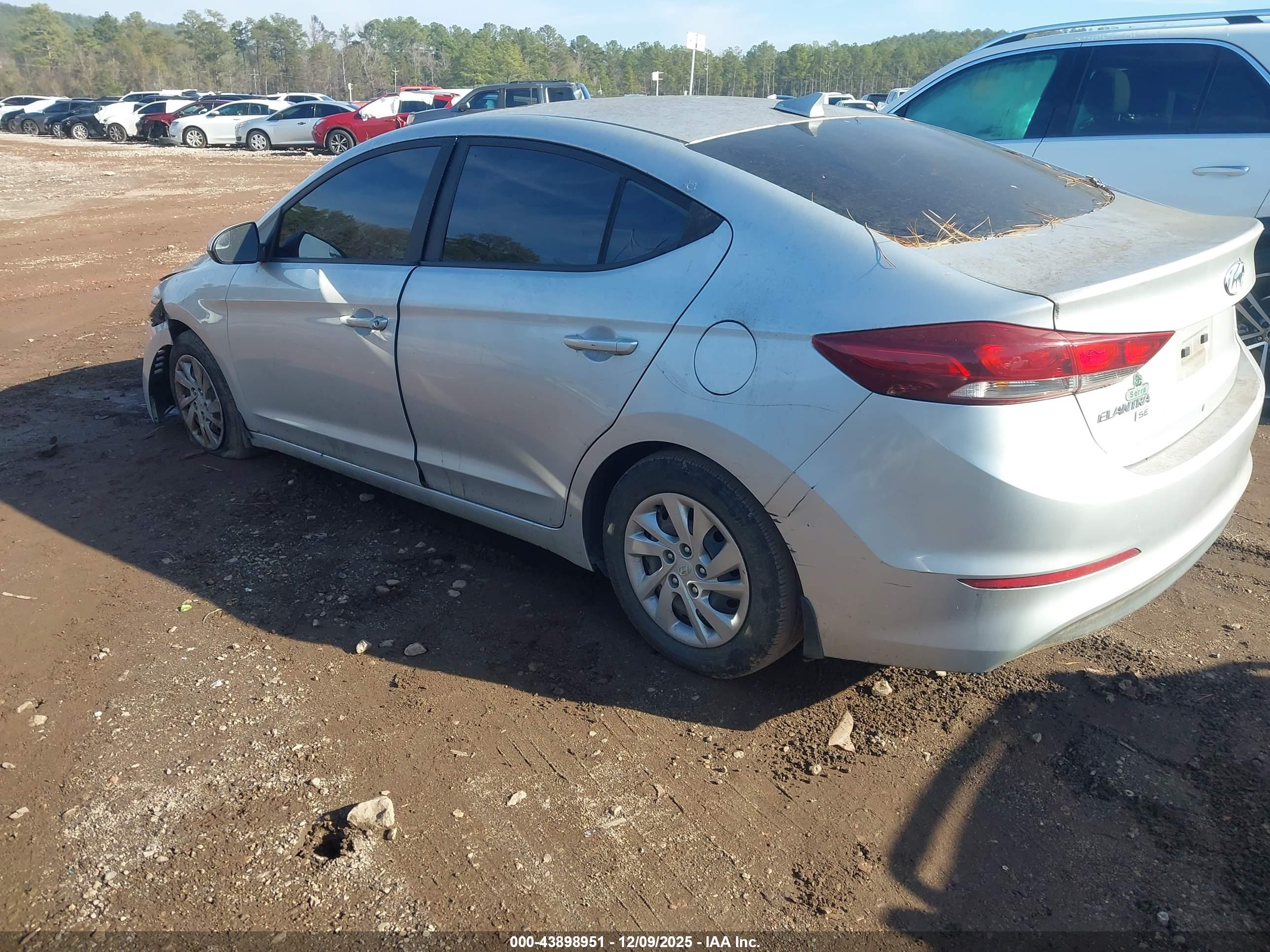 HYUNDAI ELANTRA image 3