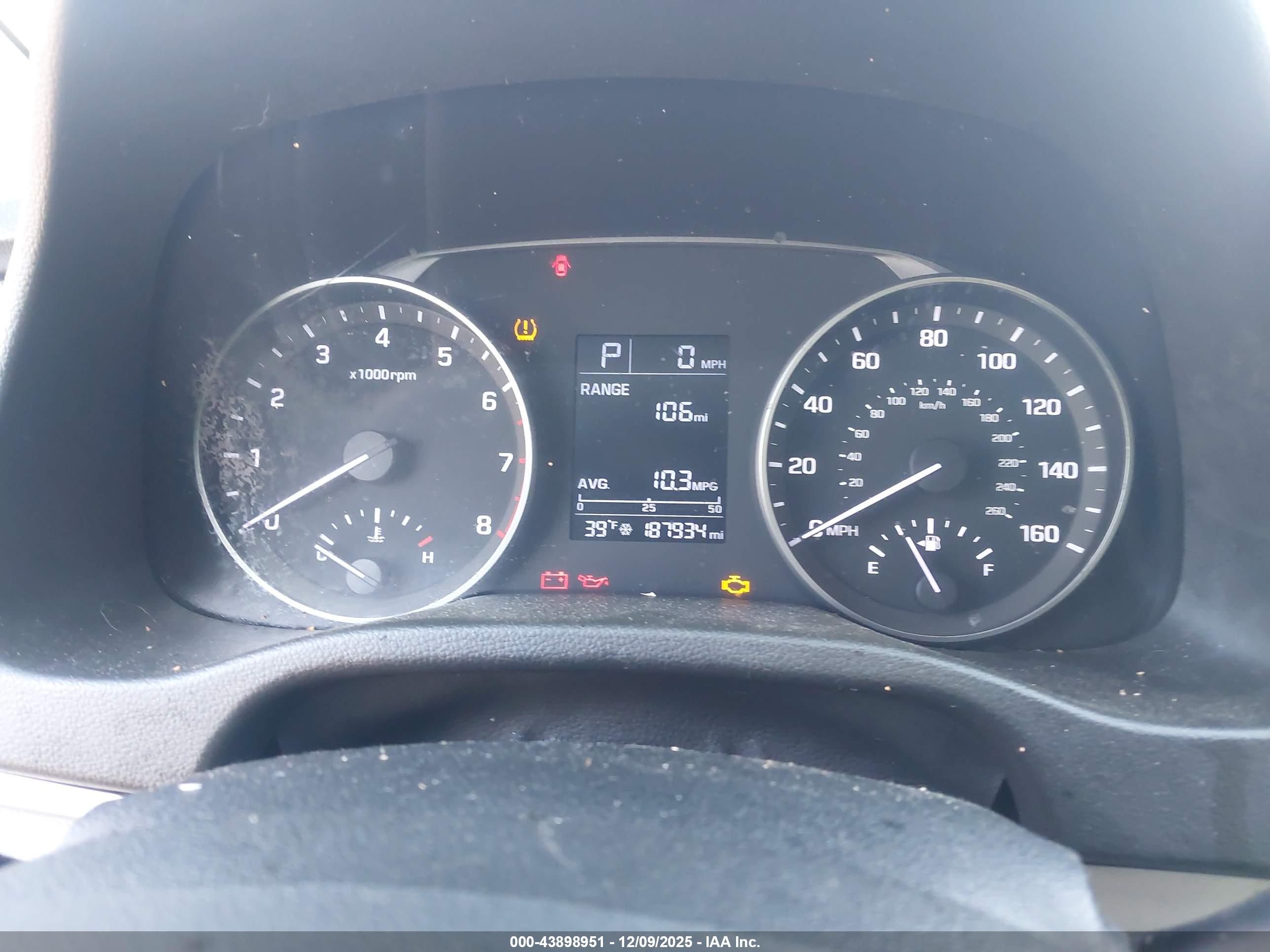 HYUNDAI ELANTRA image 7
