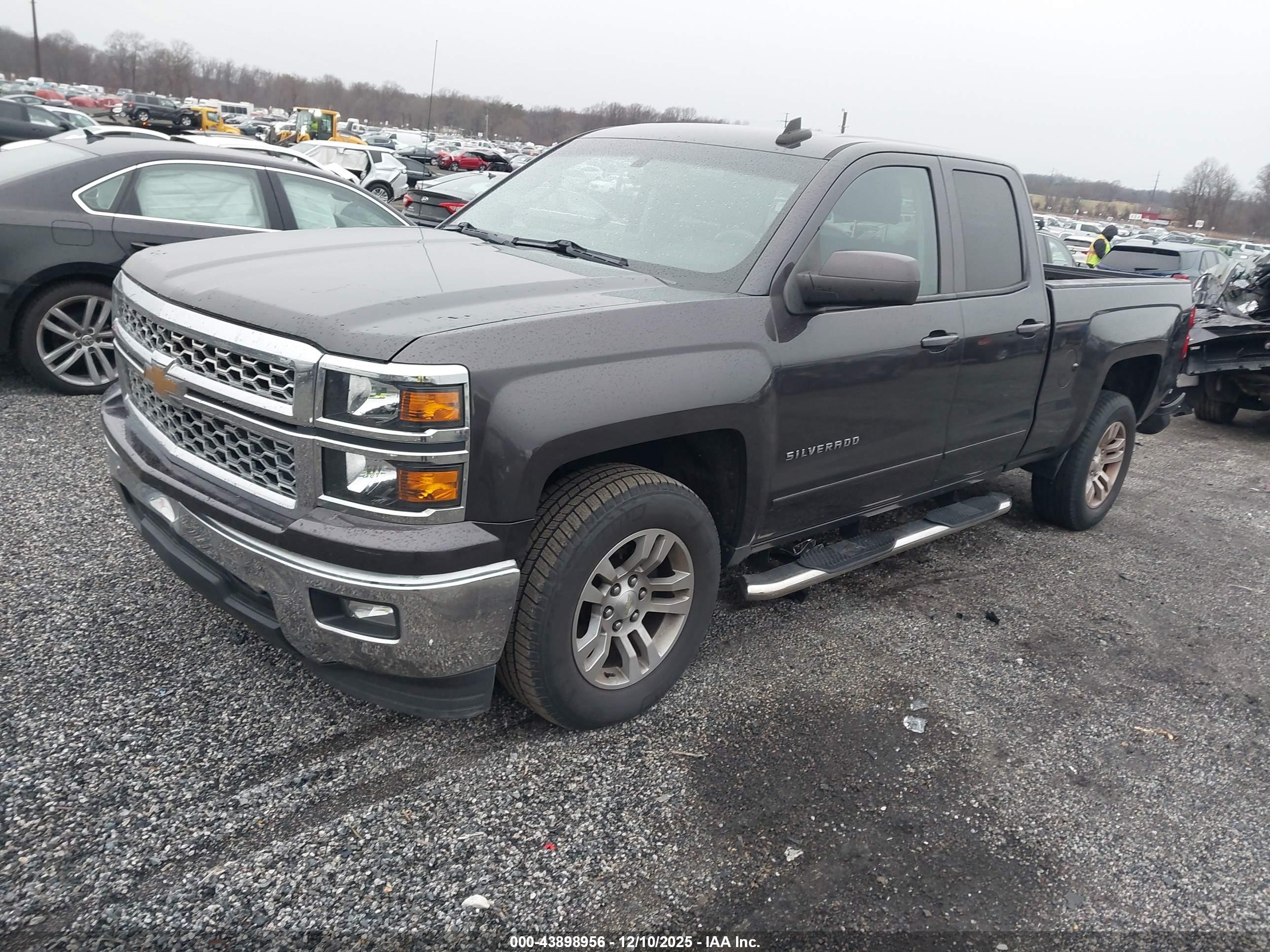 CHEVROLET SILVERADO image 2