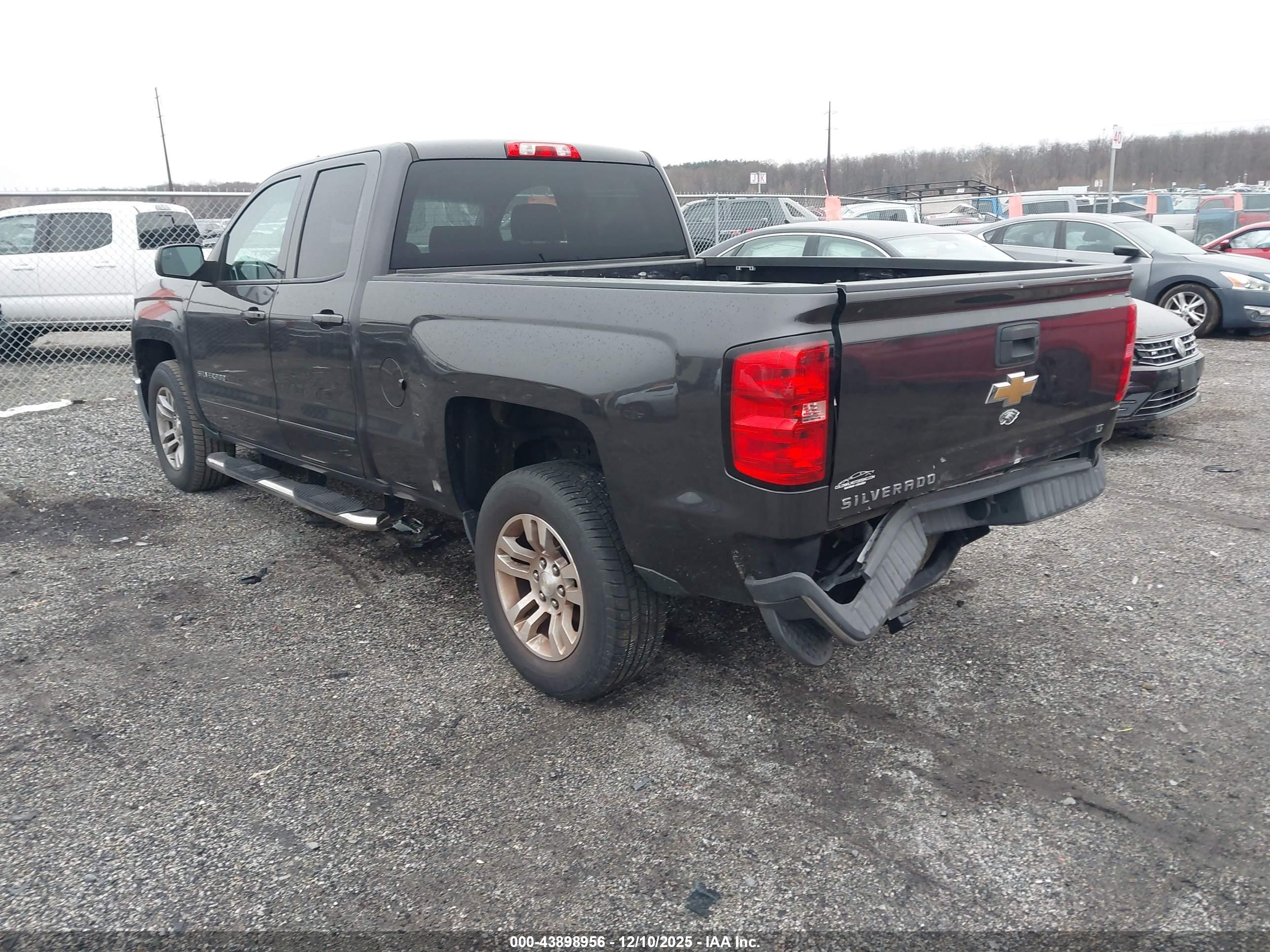 CHEVROLET SILVERADO image 3
