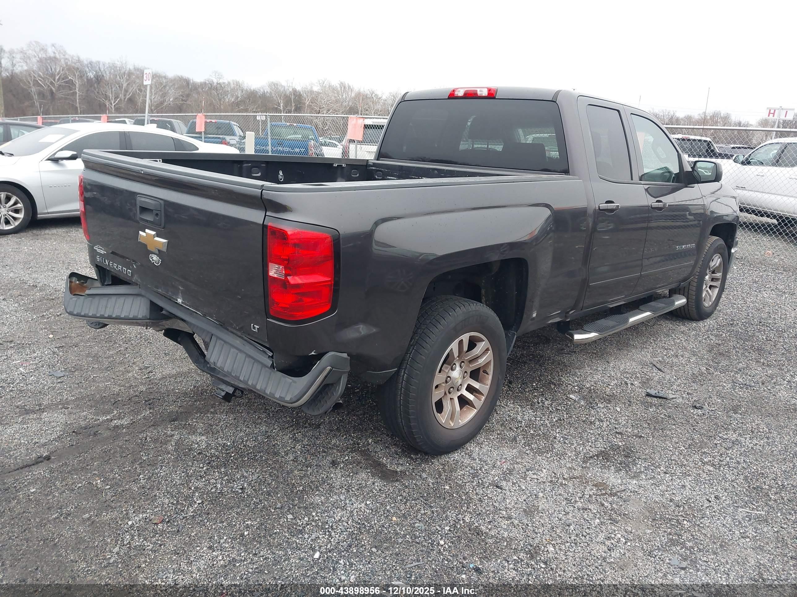 CHEVROLET SILVERADO image 4