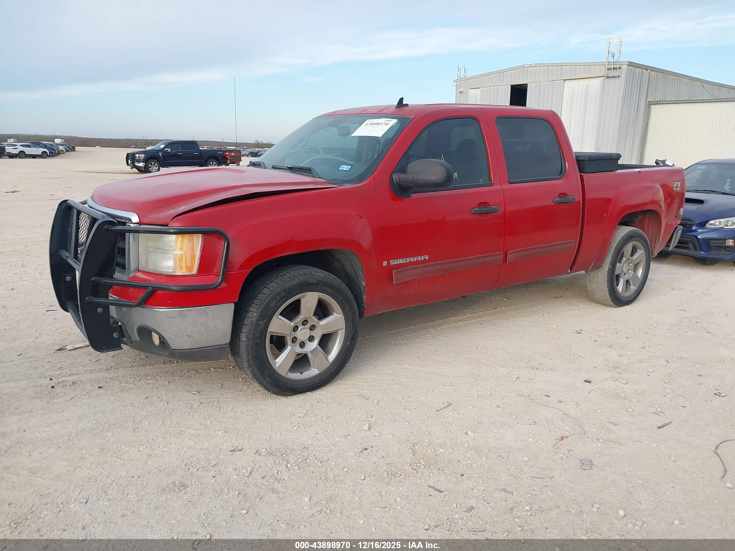 GMC SIERRA image 2