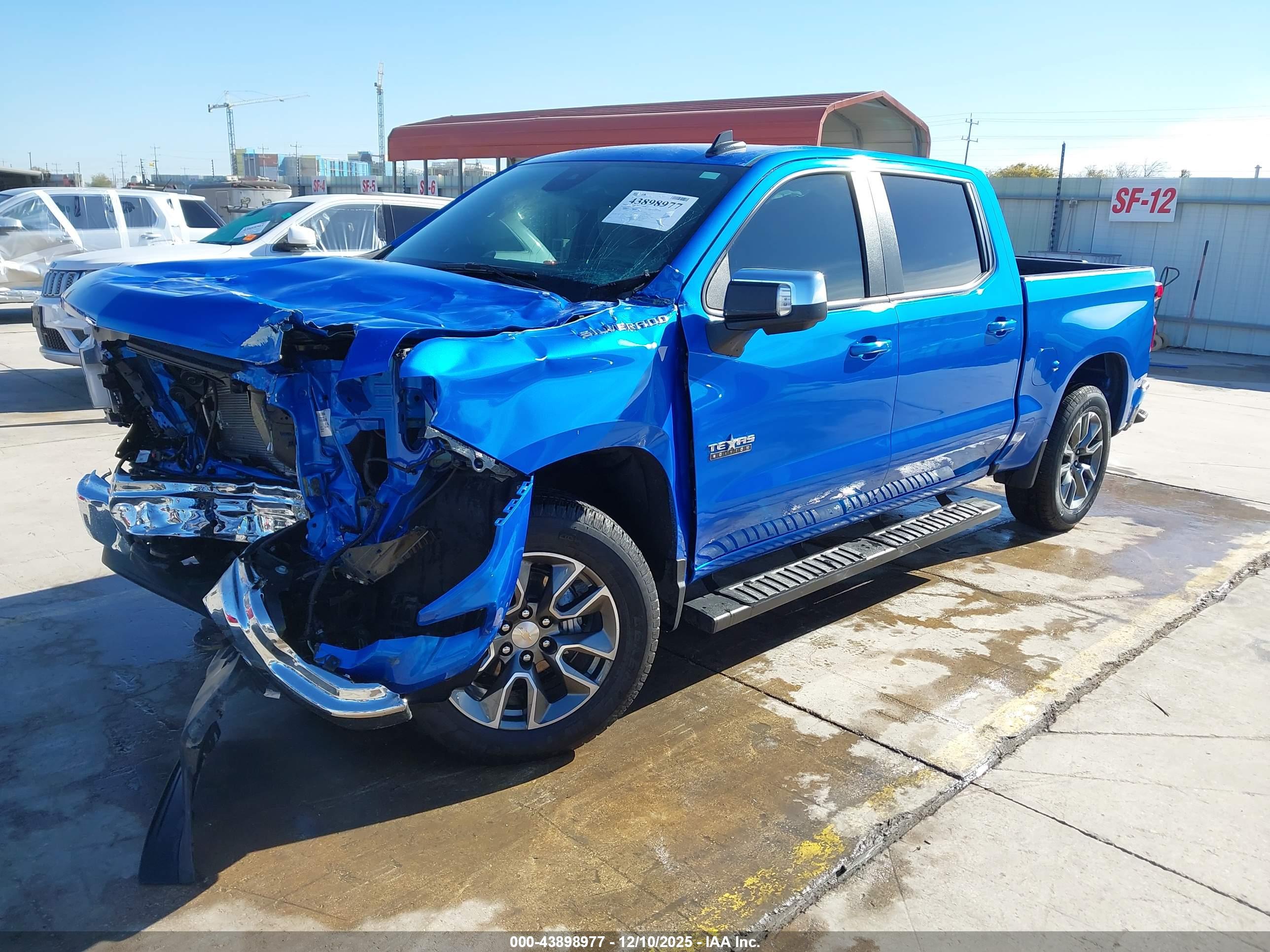 CHEVROLET SILVERADO image 2