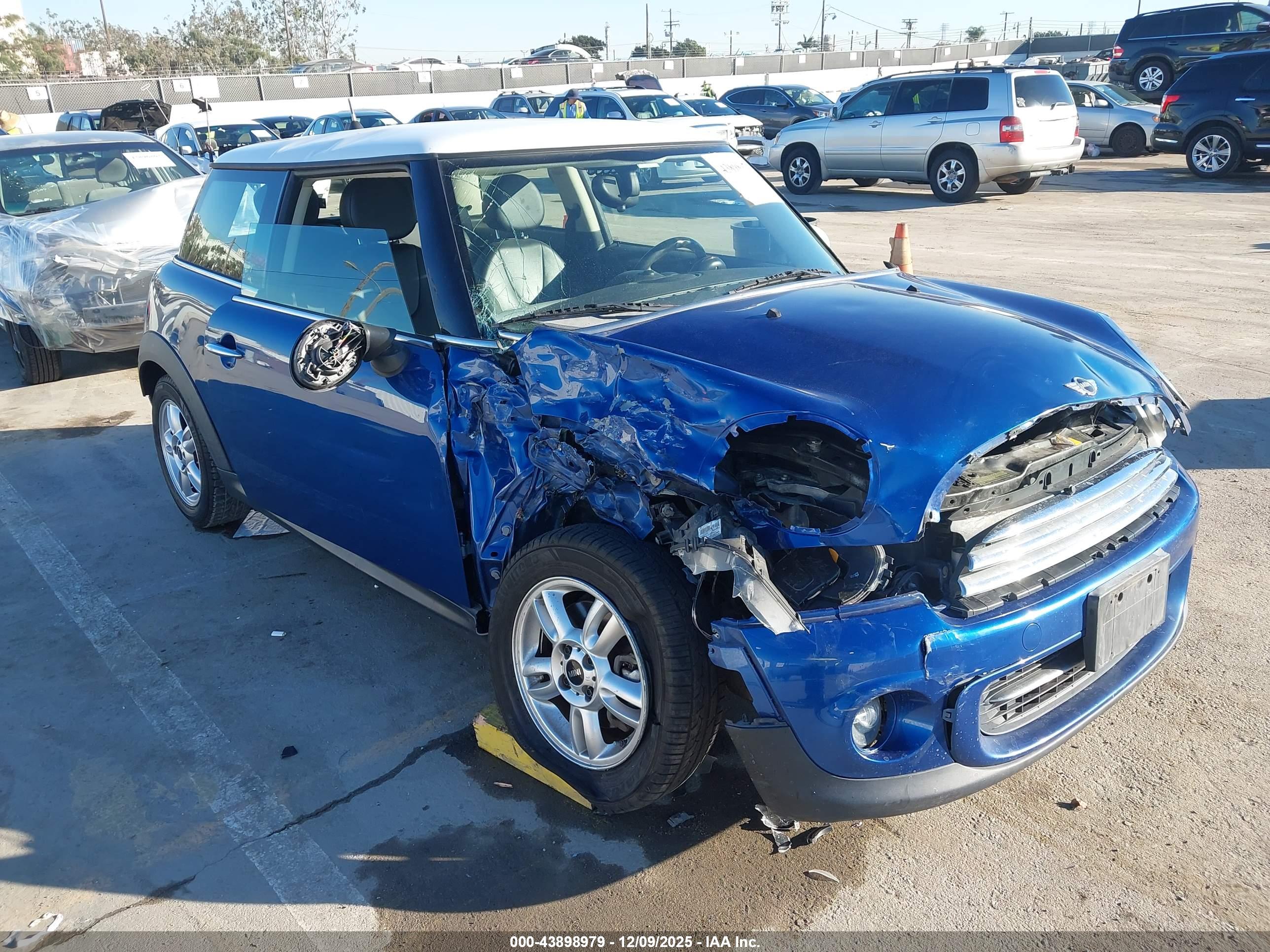 MINI COOPER image 6