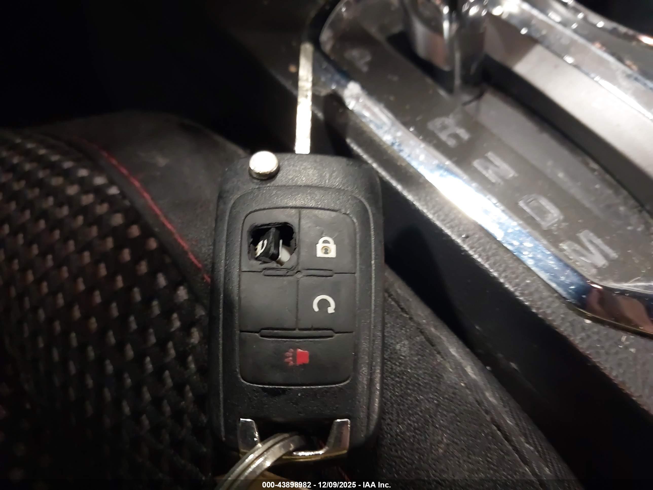 CHEVROLET EQUINOX image 11