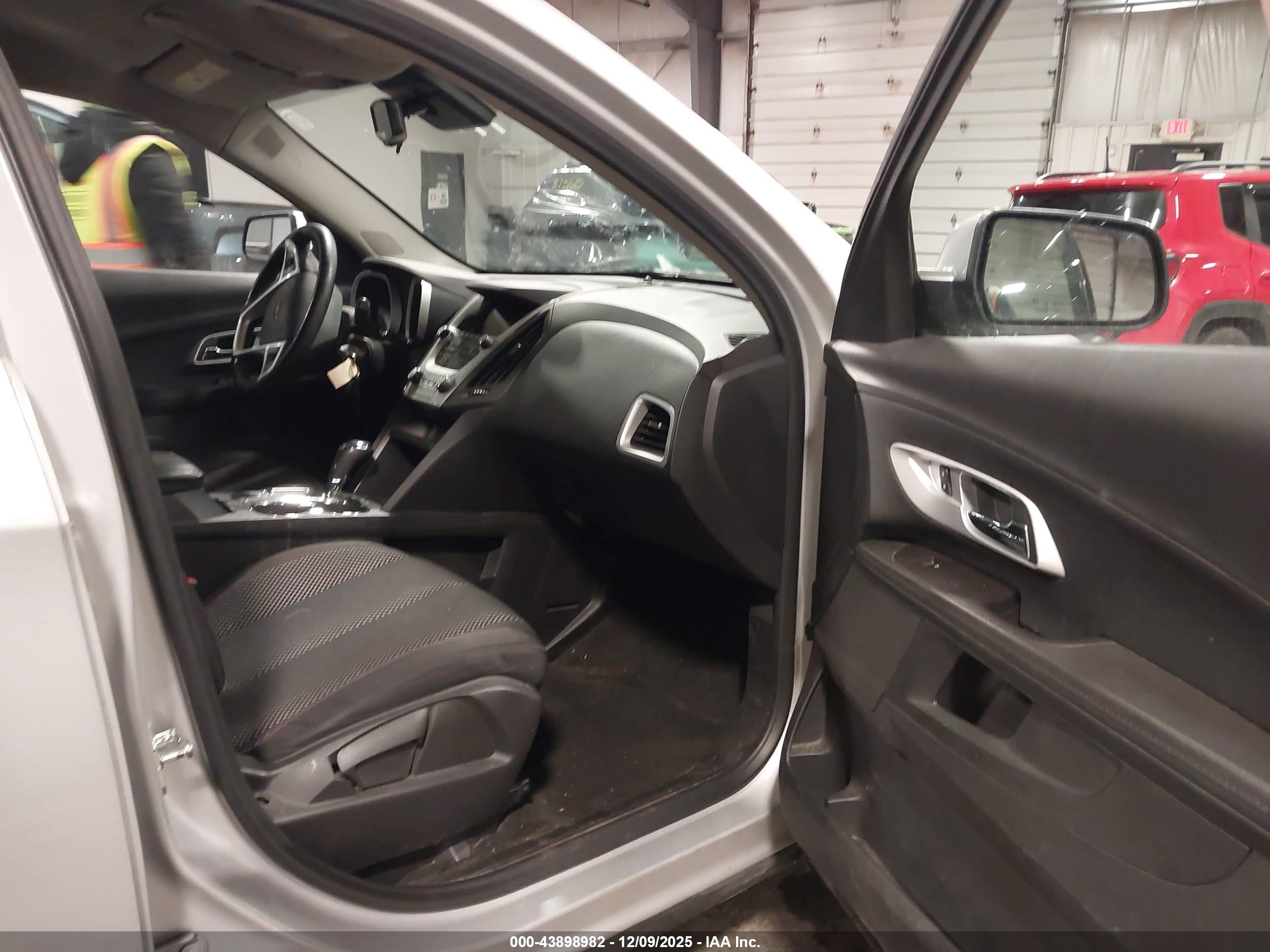 CHEVROLET EQUINOX image 5
