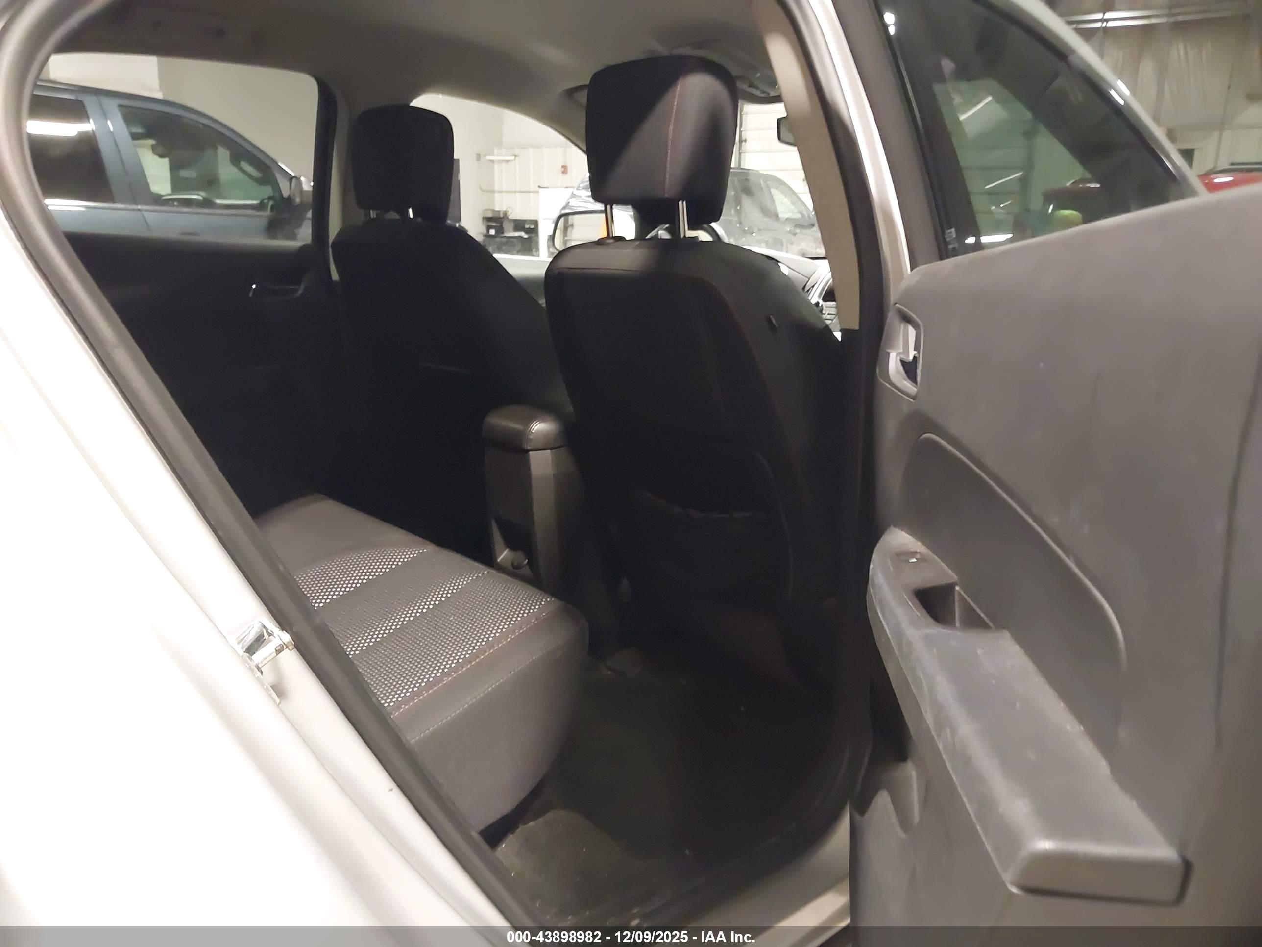 CHEVROLET EQUINOX image 8