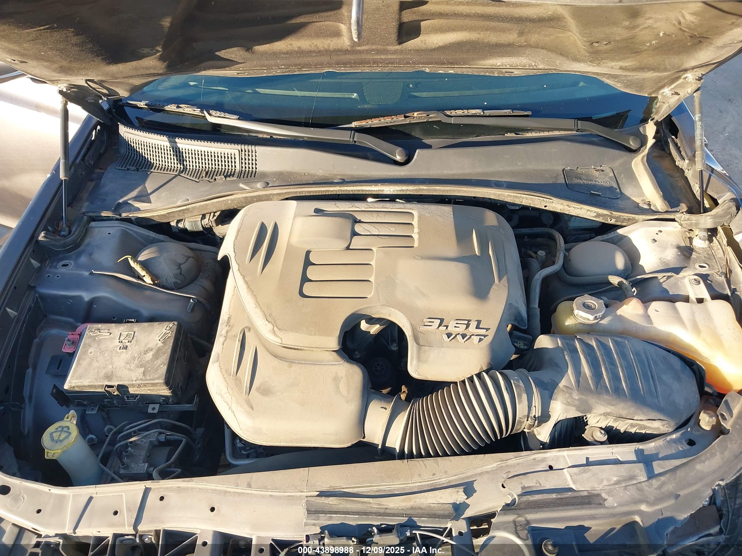 CHRYSLER 300C image 10