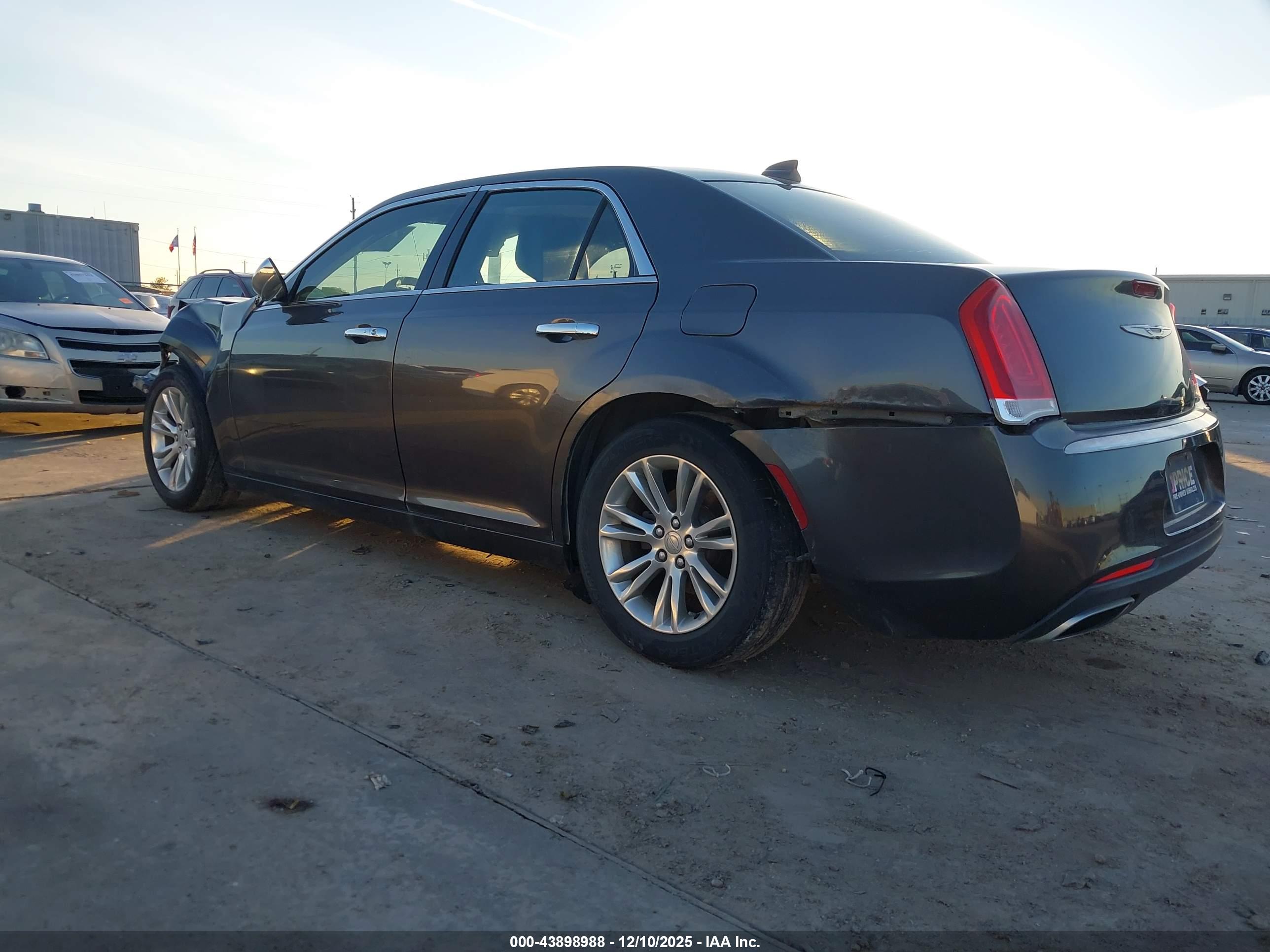 CHRYSLER 300C image 3