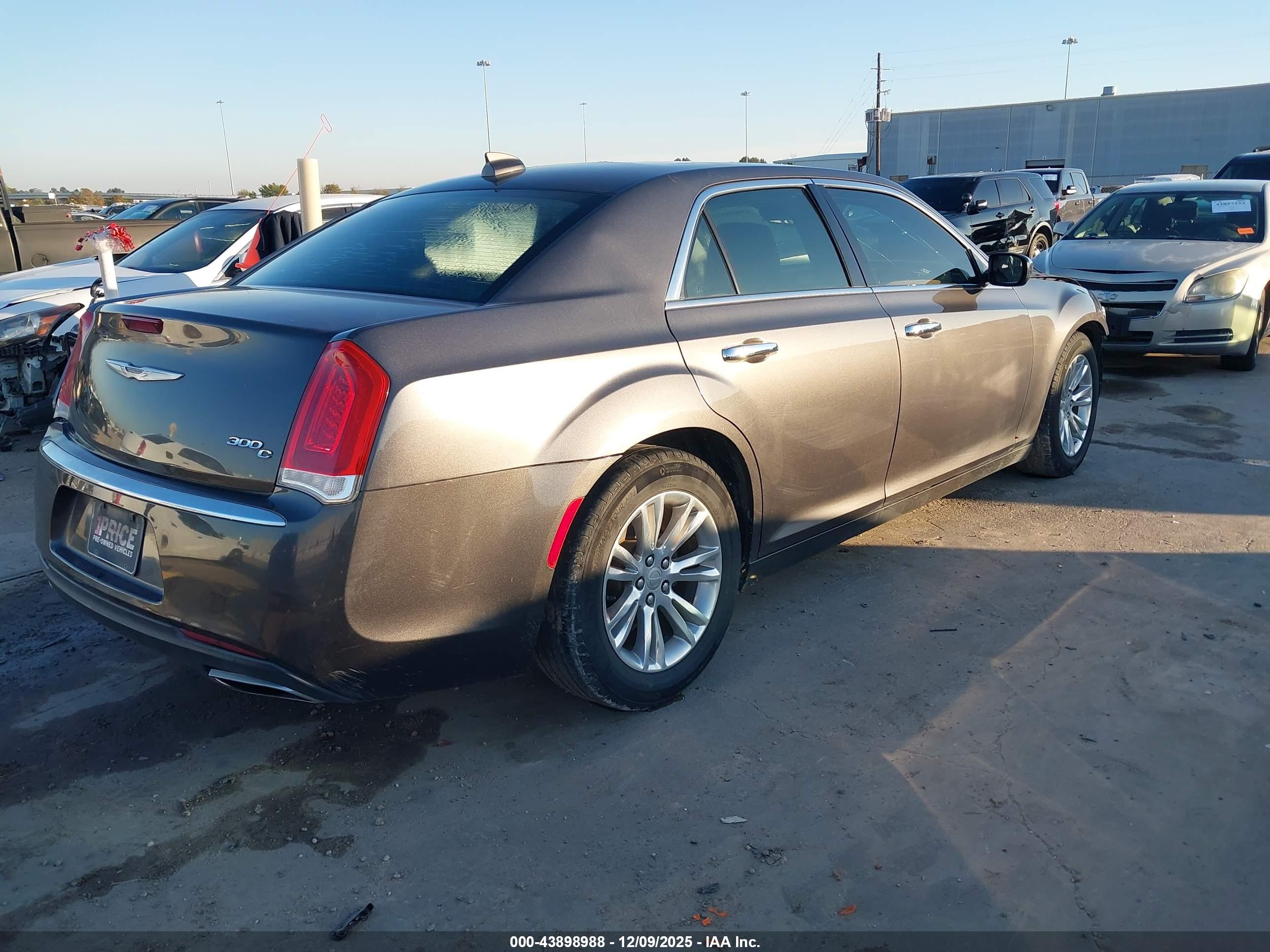 CHRYSLER 300C image 4