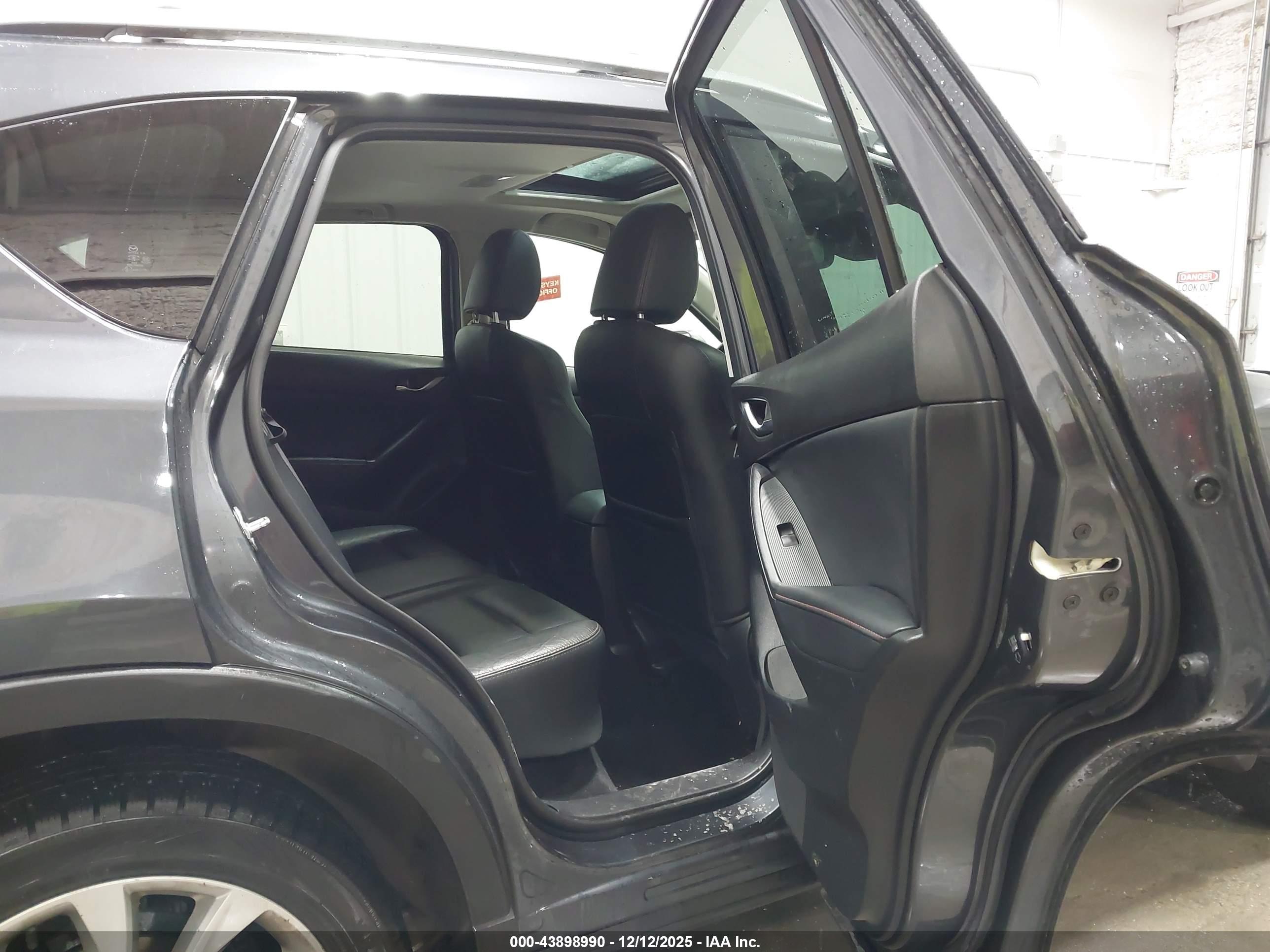MAZDA CX-5 image 8