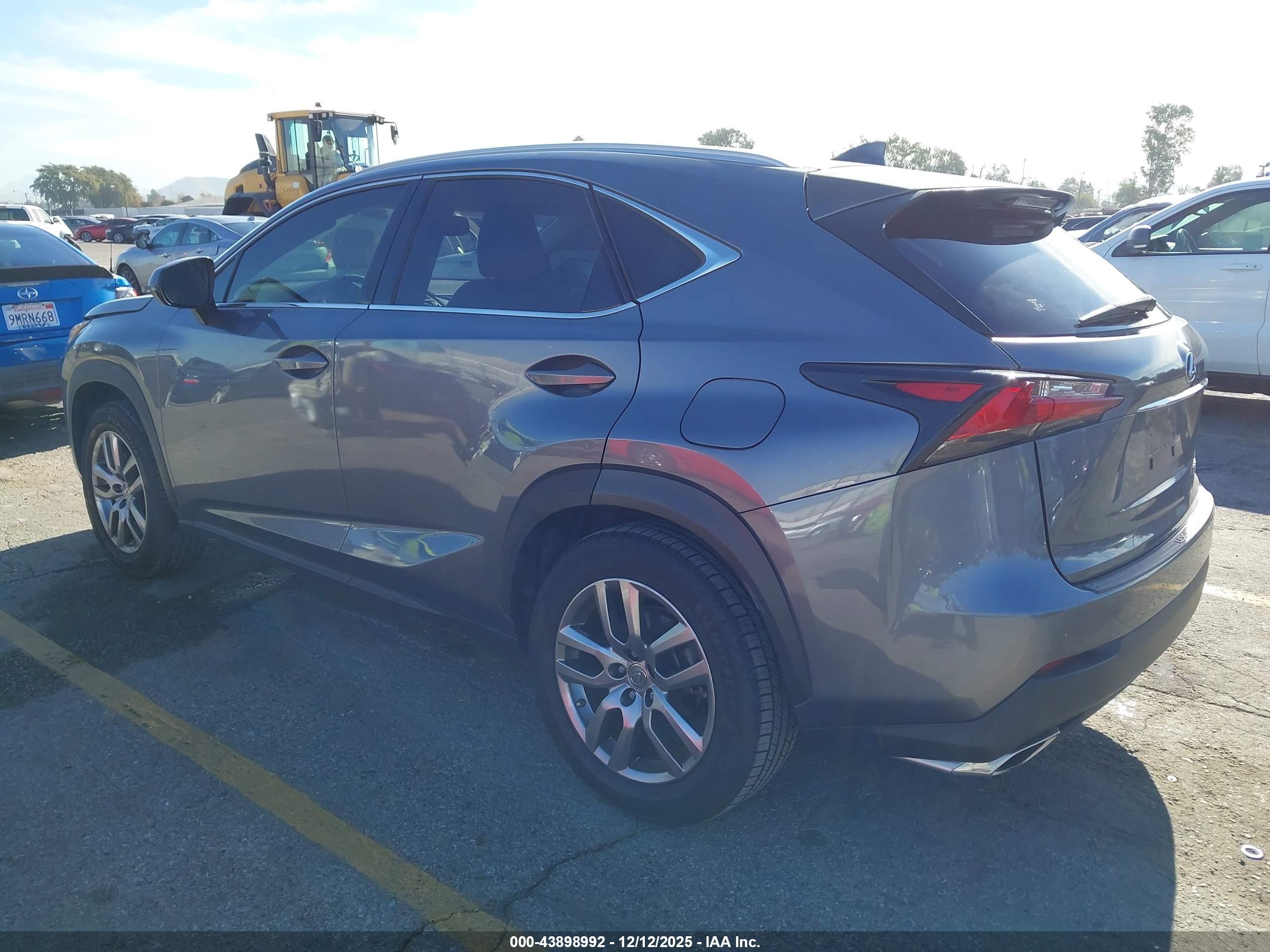 LEXUS NX image 3