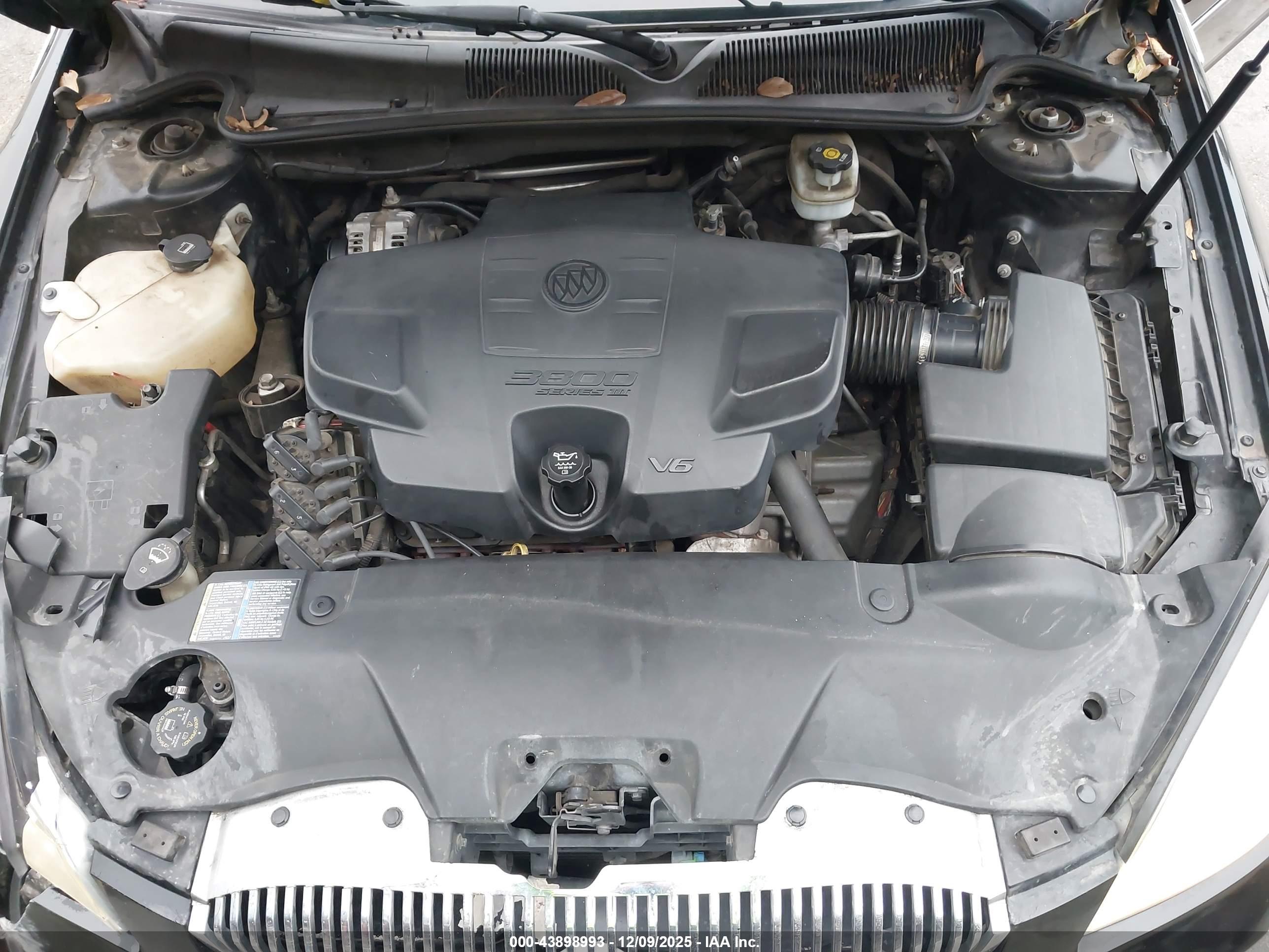 BUICK LUCERNE image 10