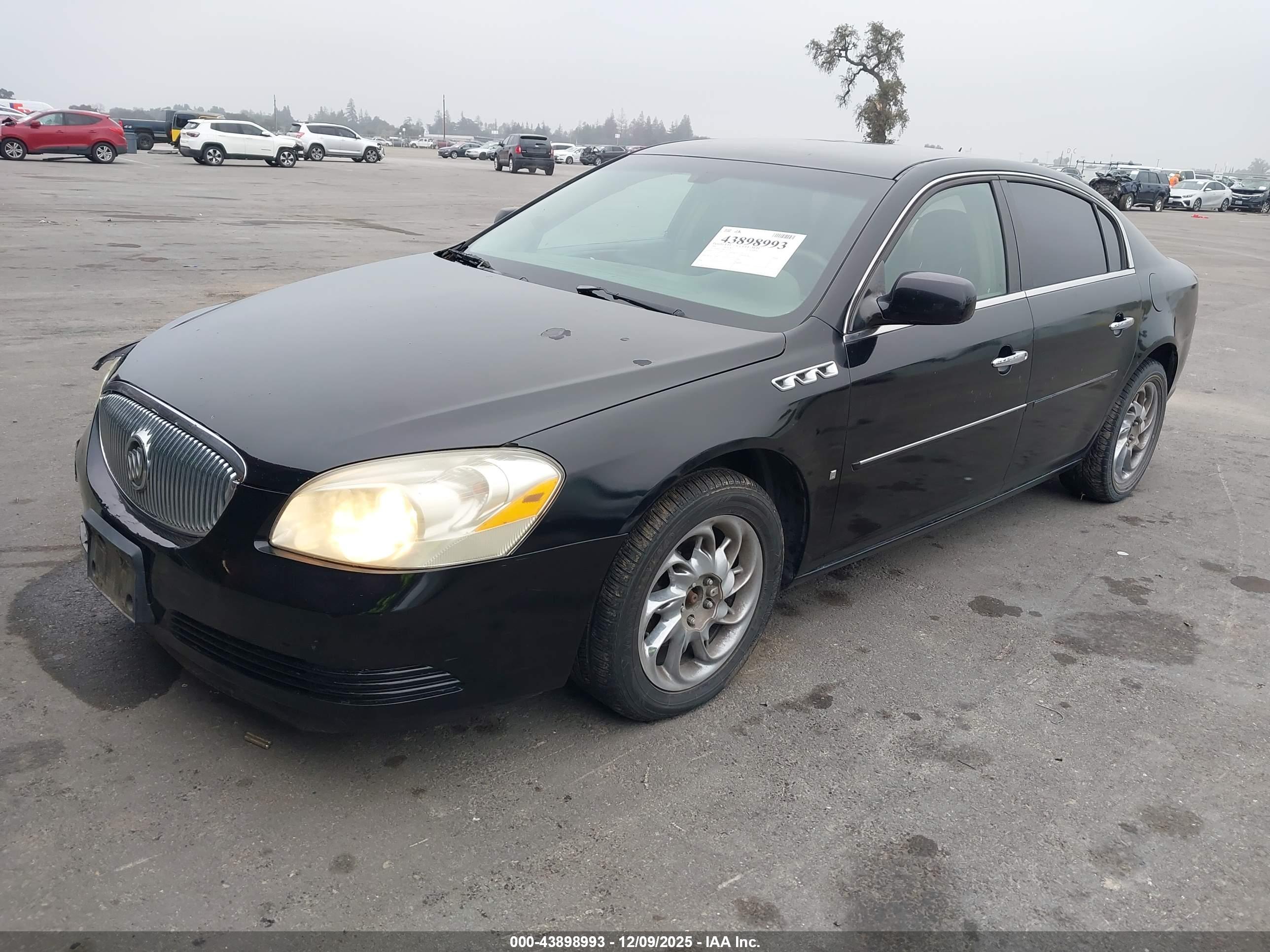 BUICK LUCERNE image 2