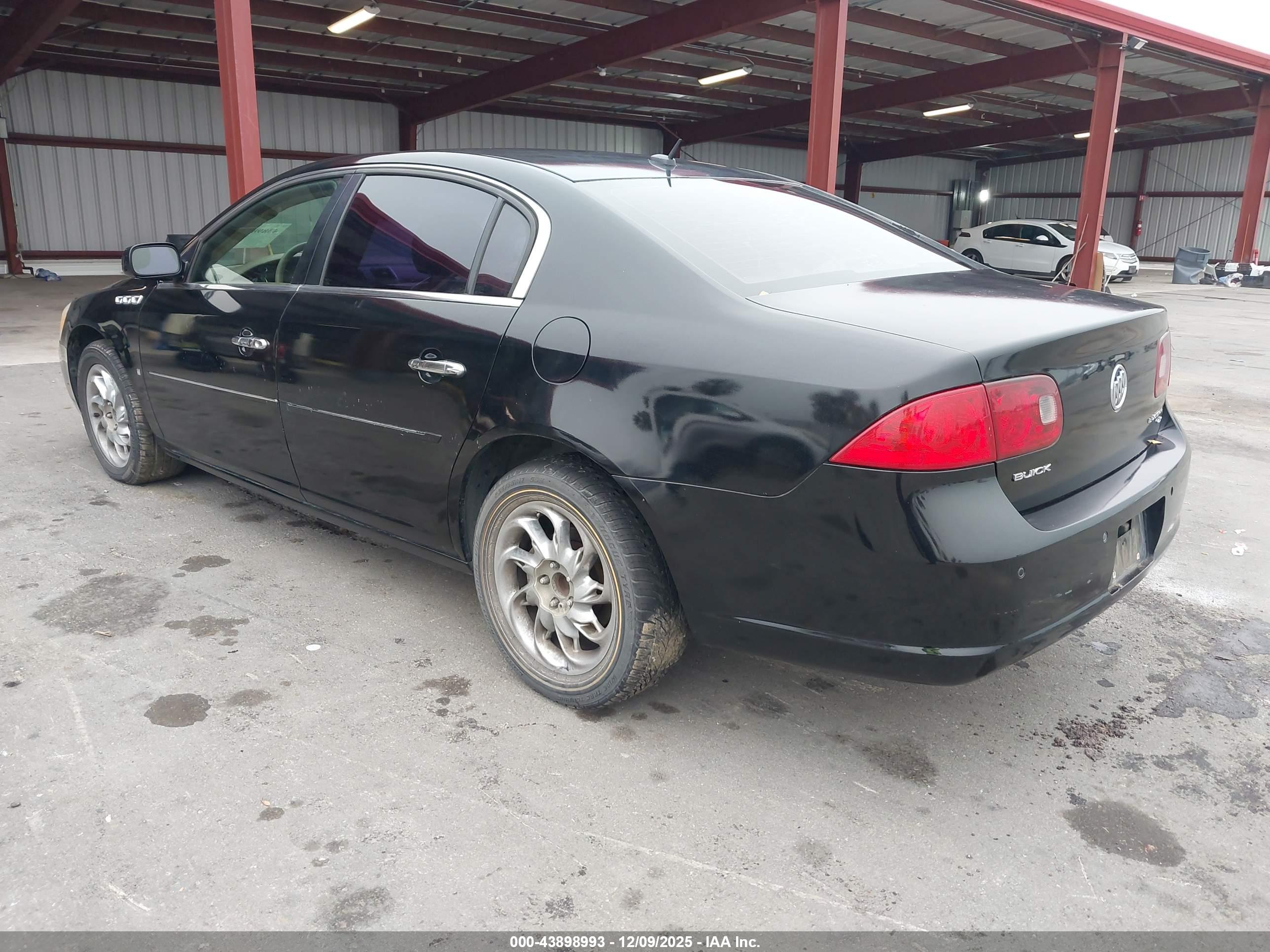 BUICK LUCERNE image 3
