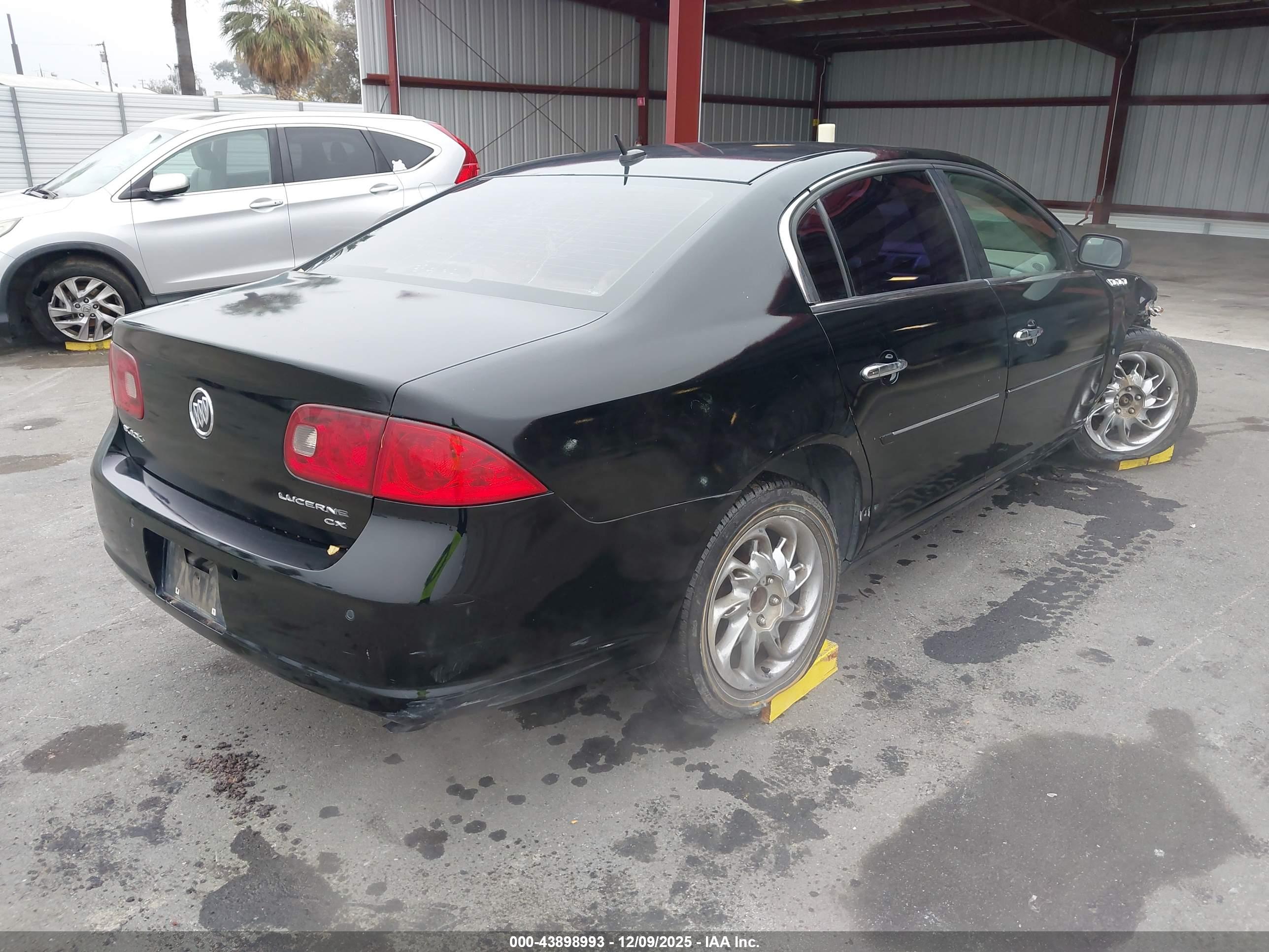 BUICK LUCERNE image 4