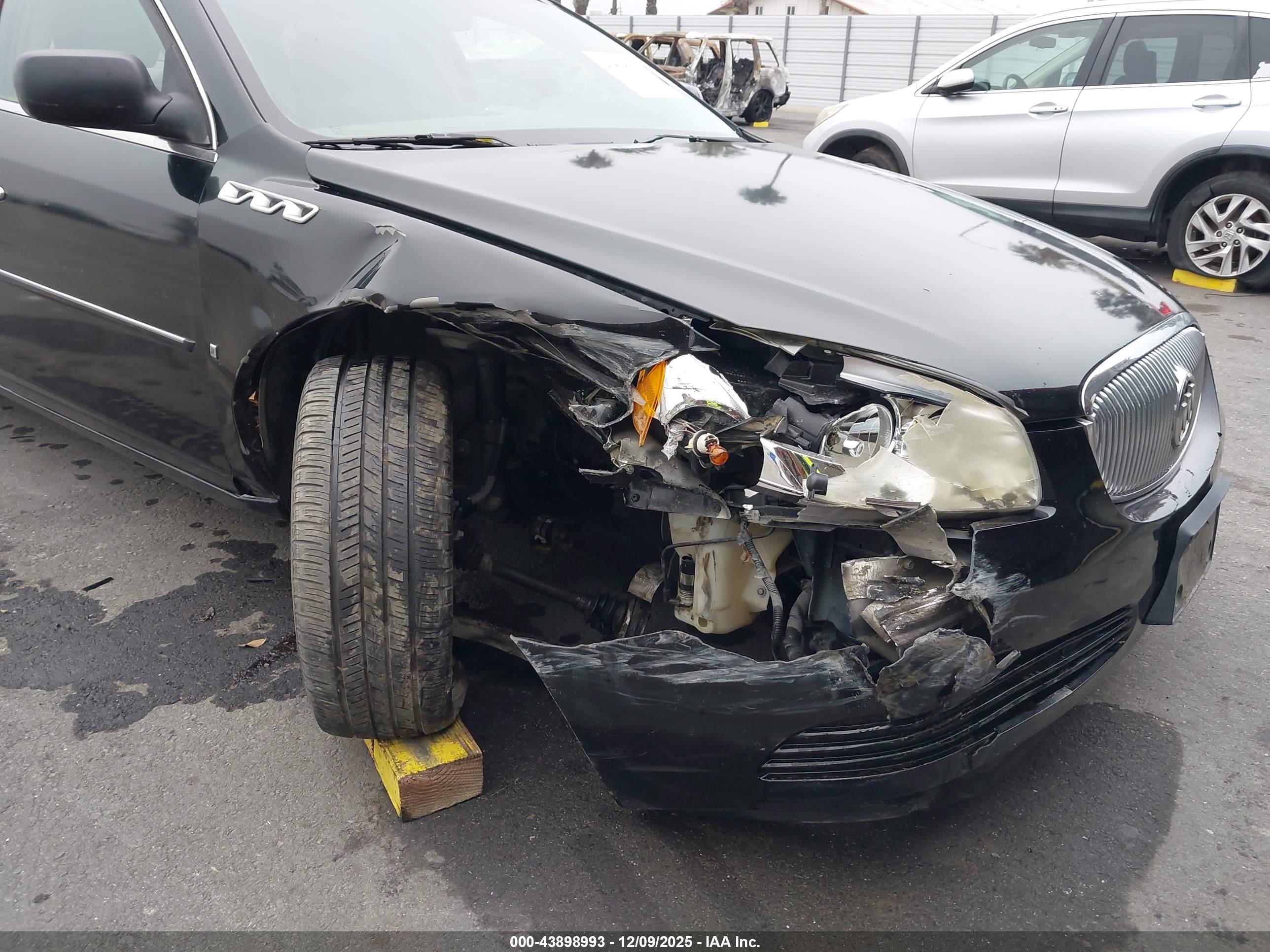 BUICK LUCERNE image 6