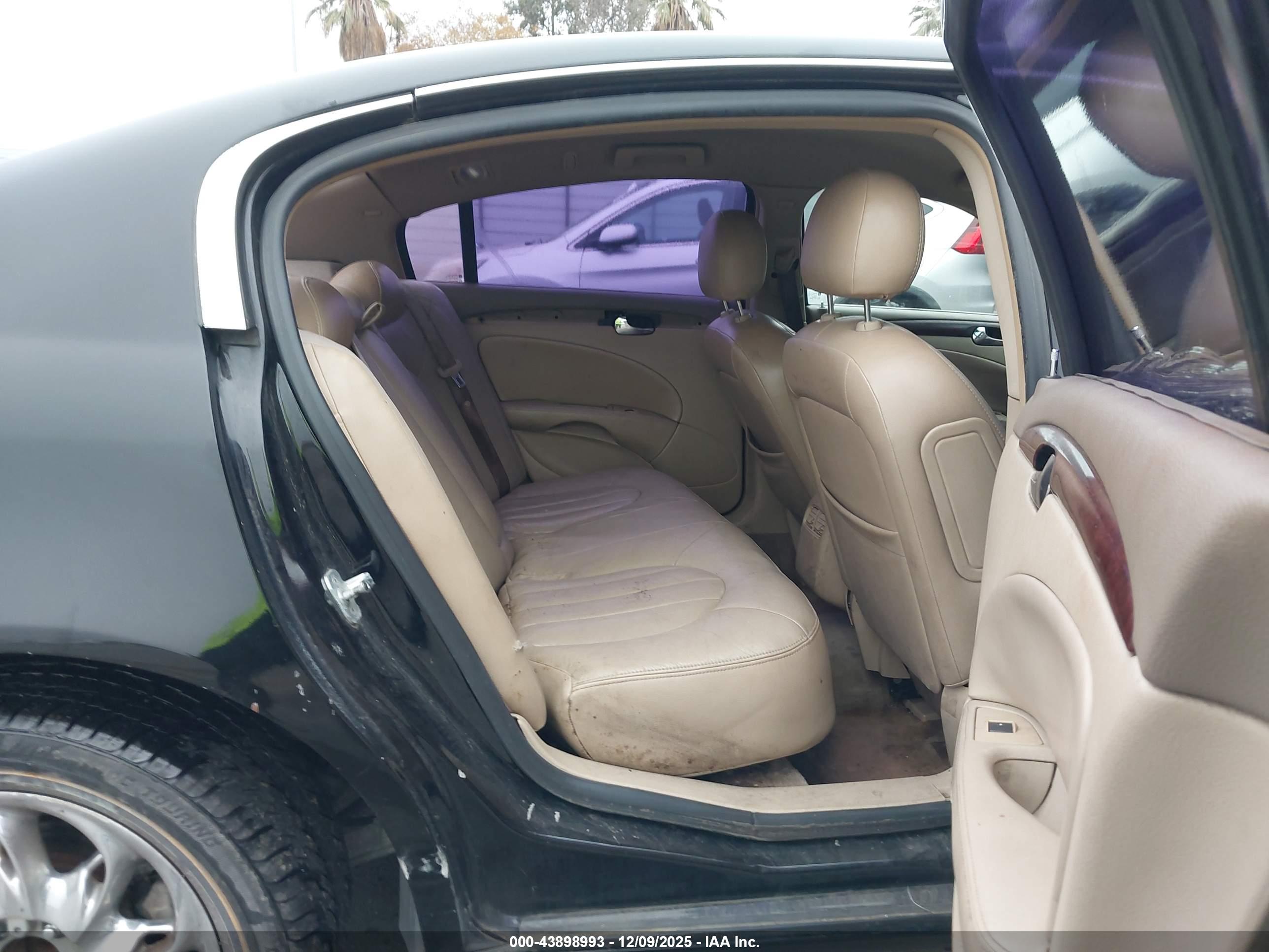 BUICK LUCERNE image 8