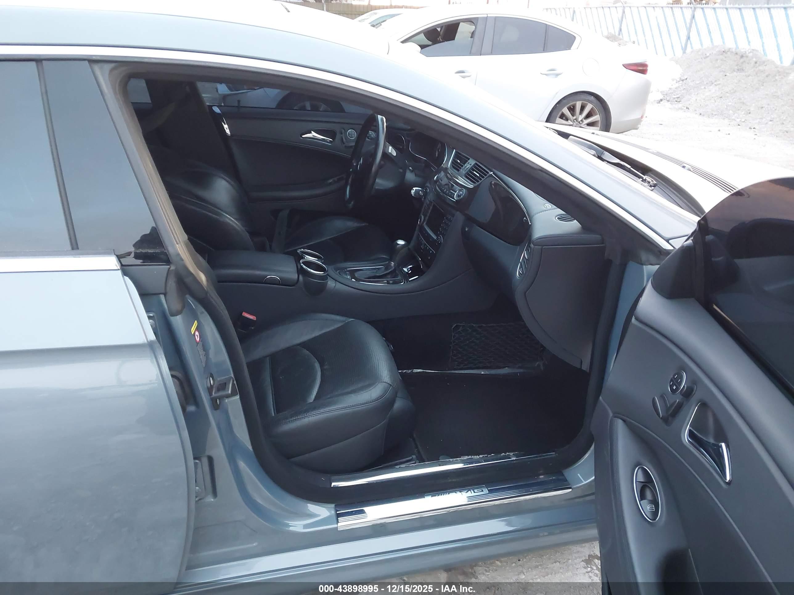 MERCEDES-BENZ CLS image 5