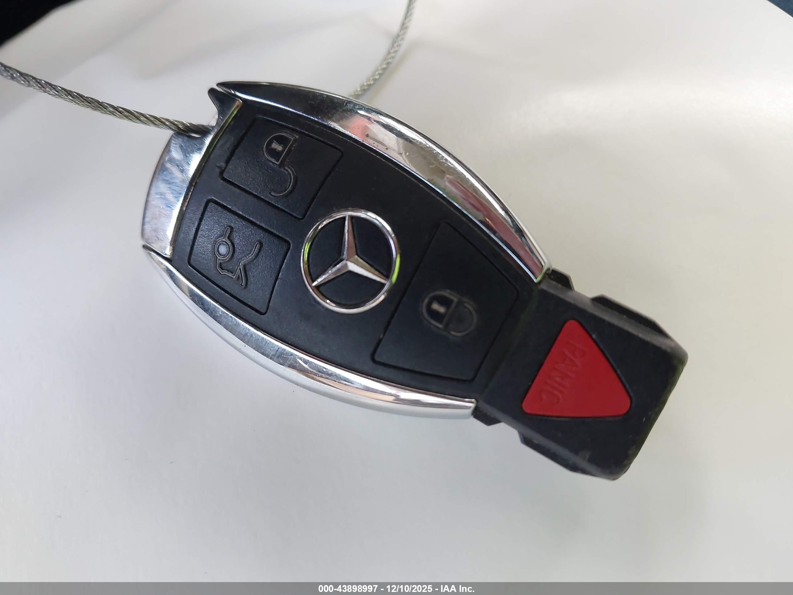 MERCEDES-BENZ GLA image 11