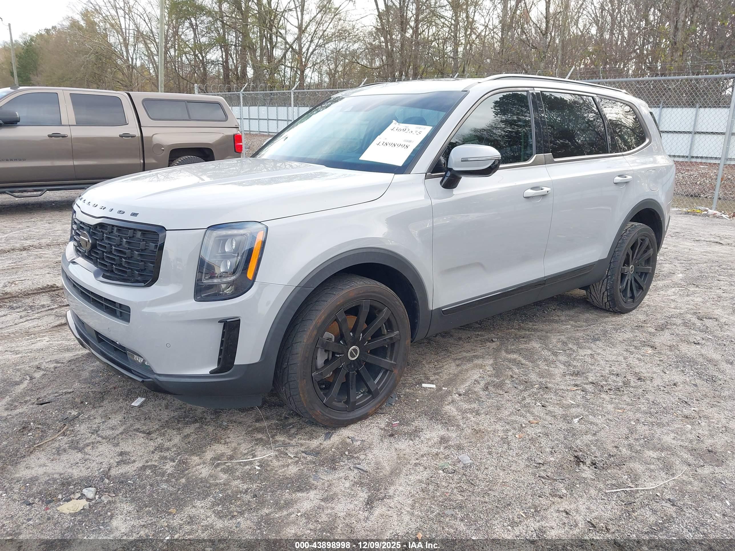 KIA TELLURIDE image 2
