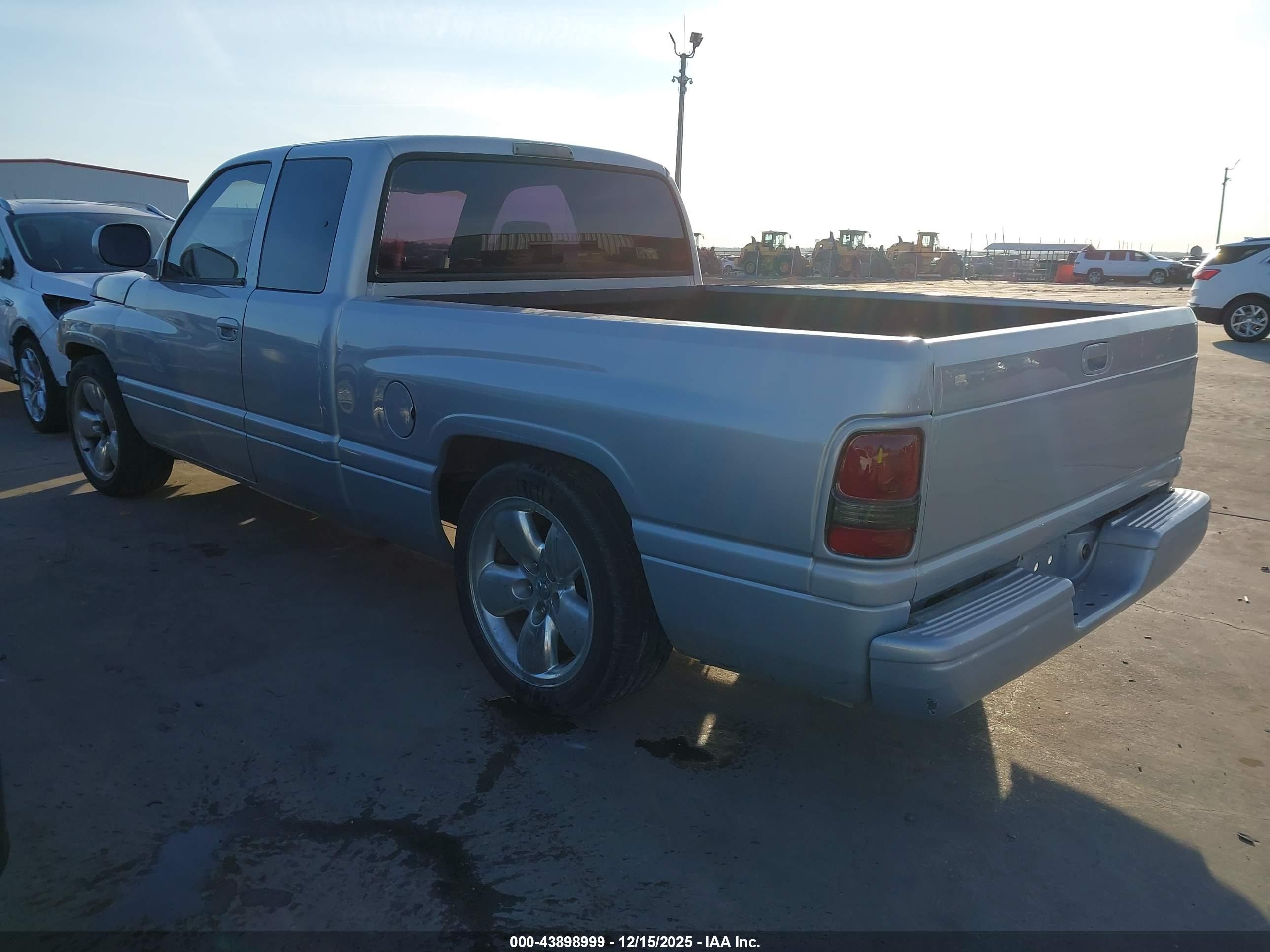 DODGE RAM image 3