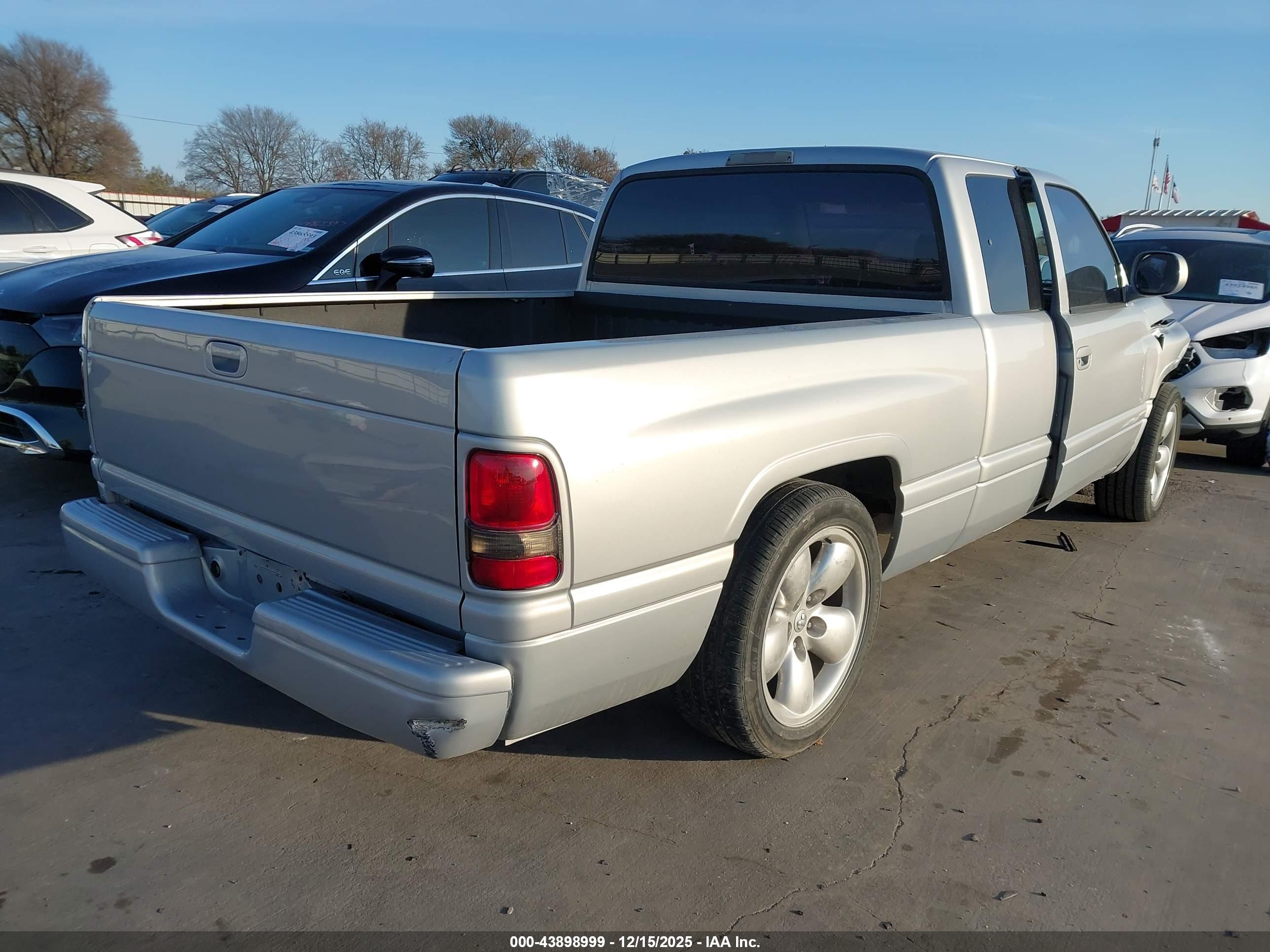 DODGE RAM image 4