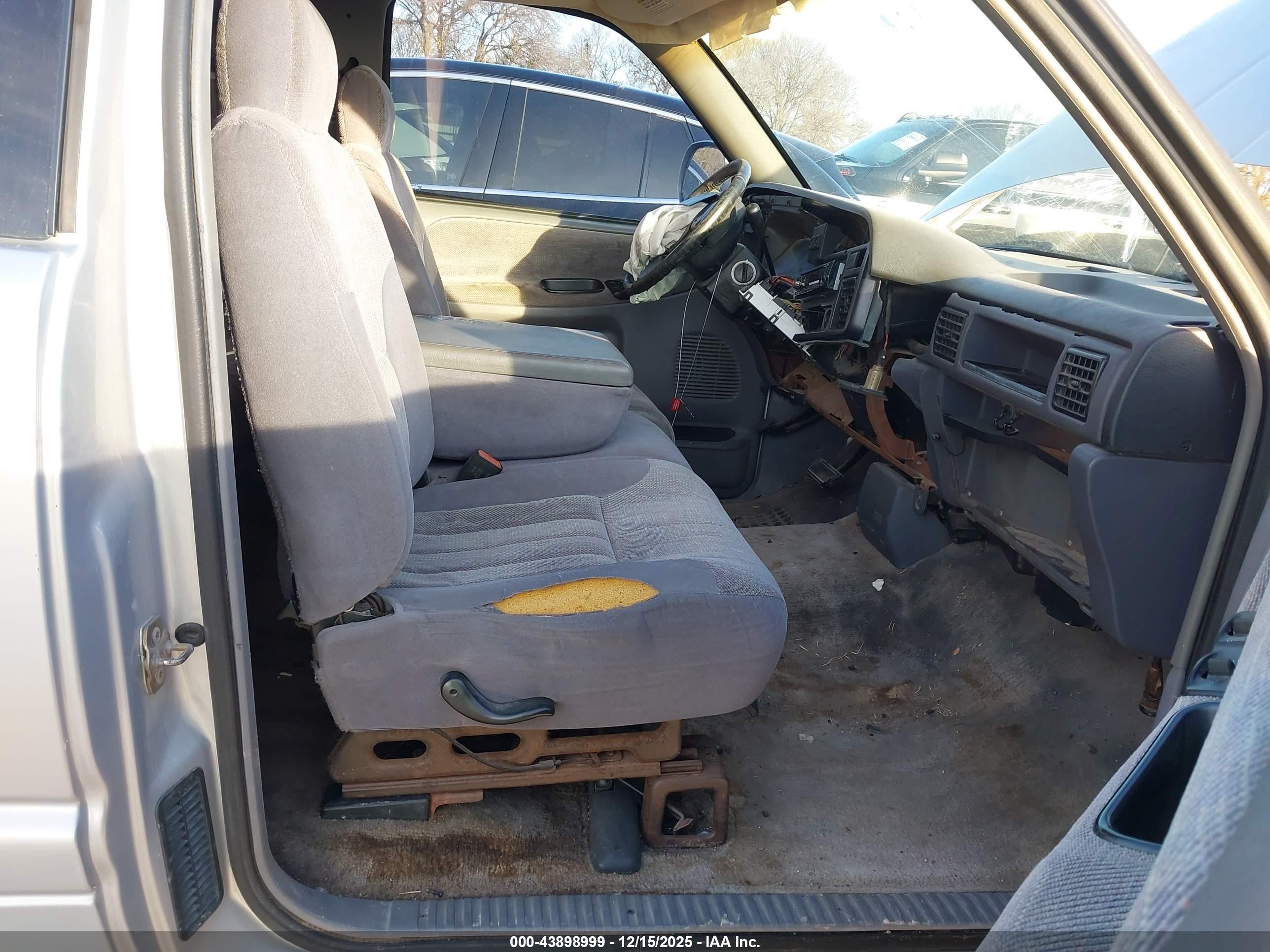 DODGE RAM image 5