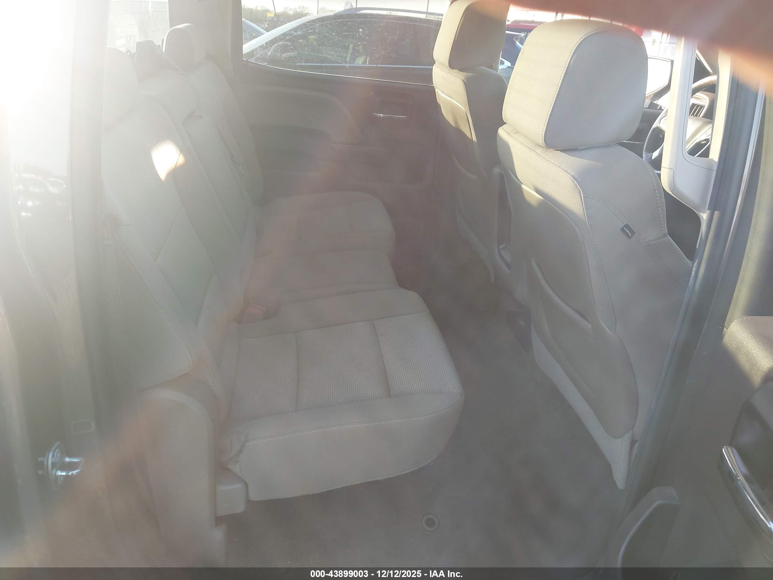 CHEVROLET SILVERADO image 8