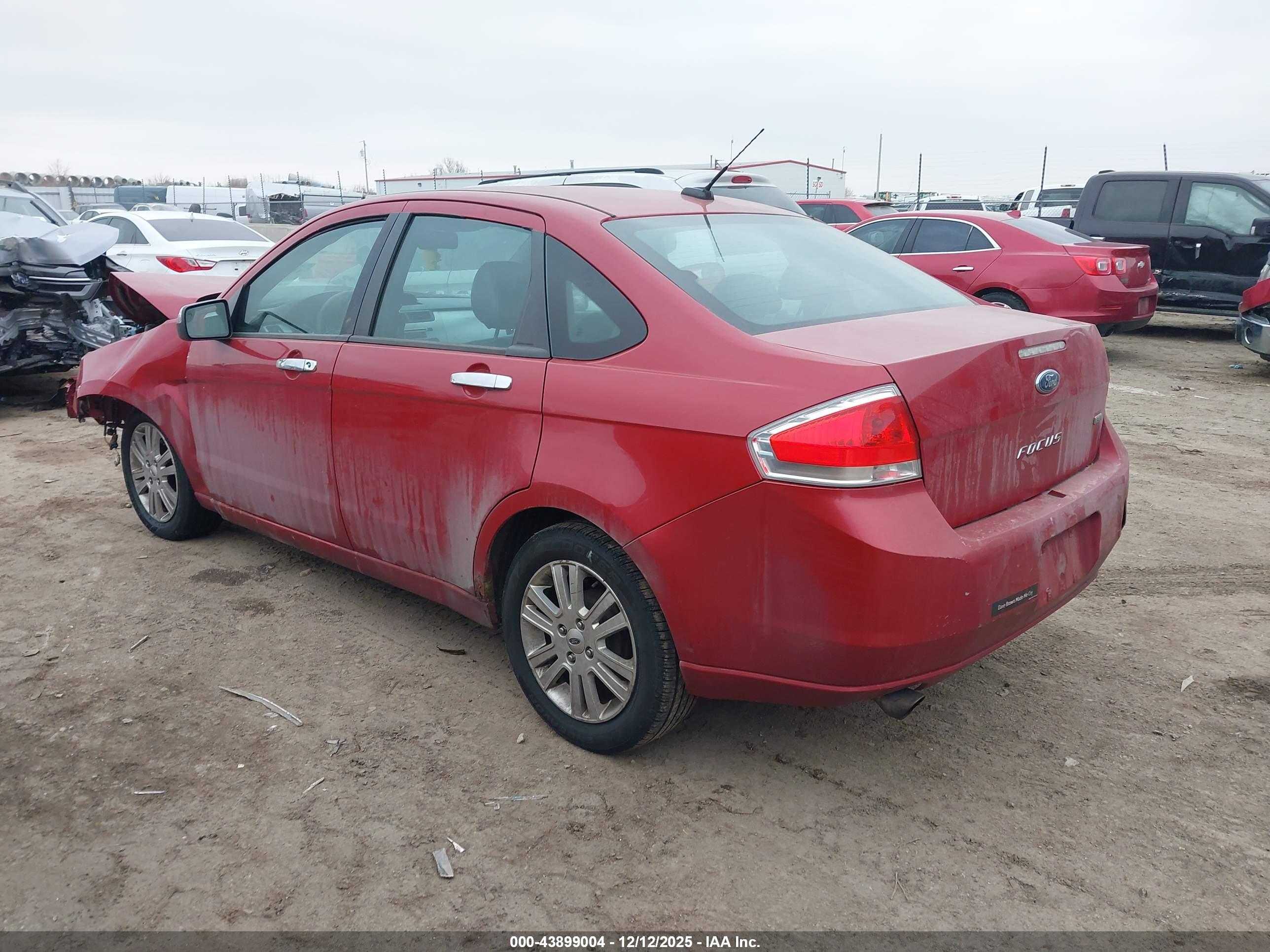 FORD FOCUS image 3