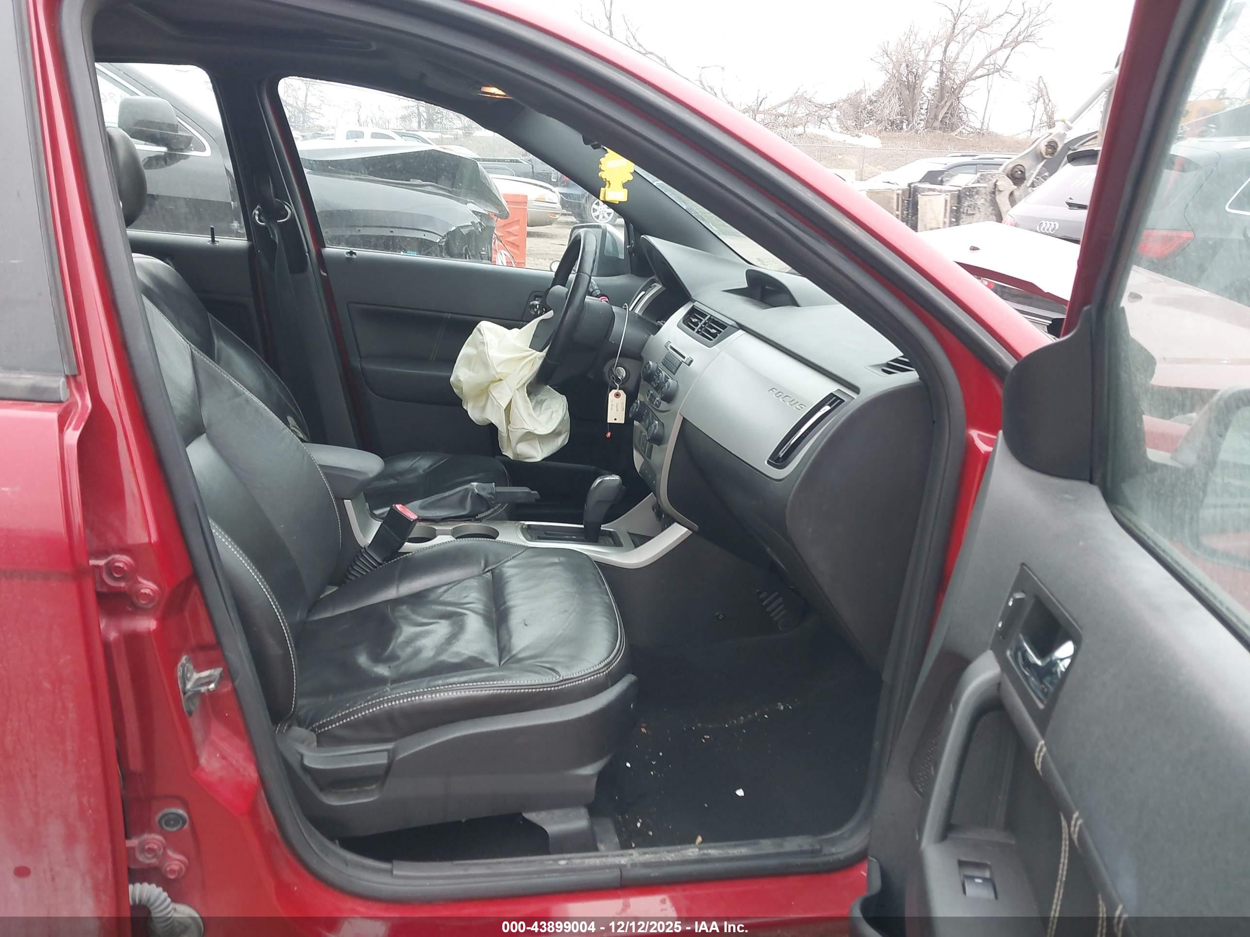 FORD FOCUS image 5