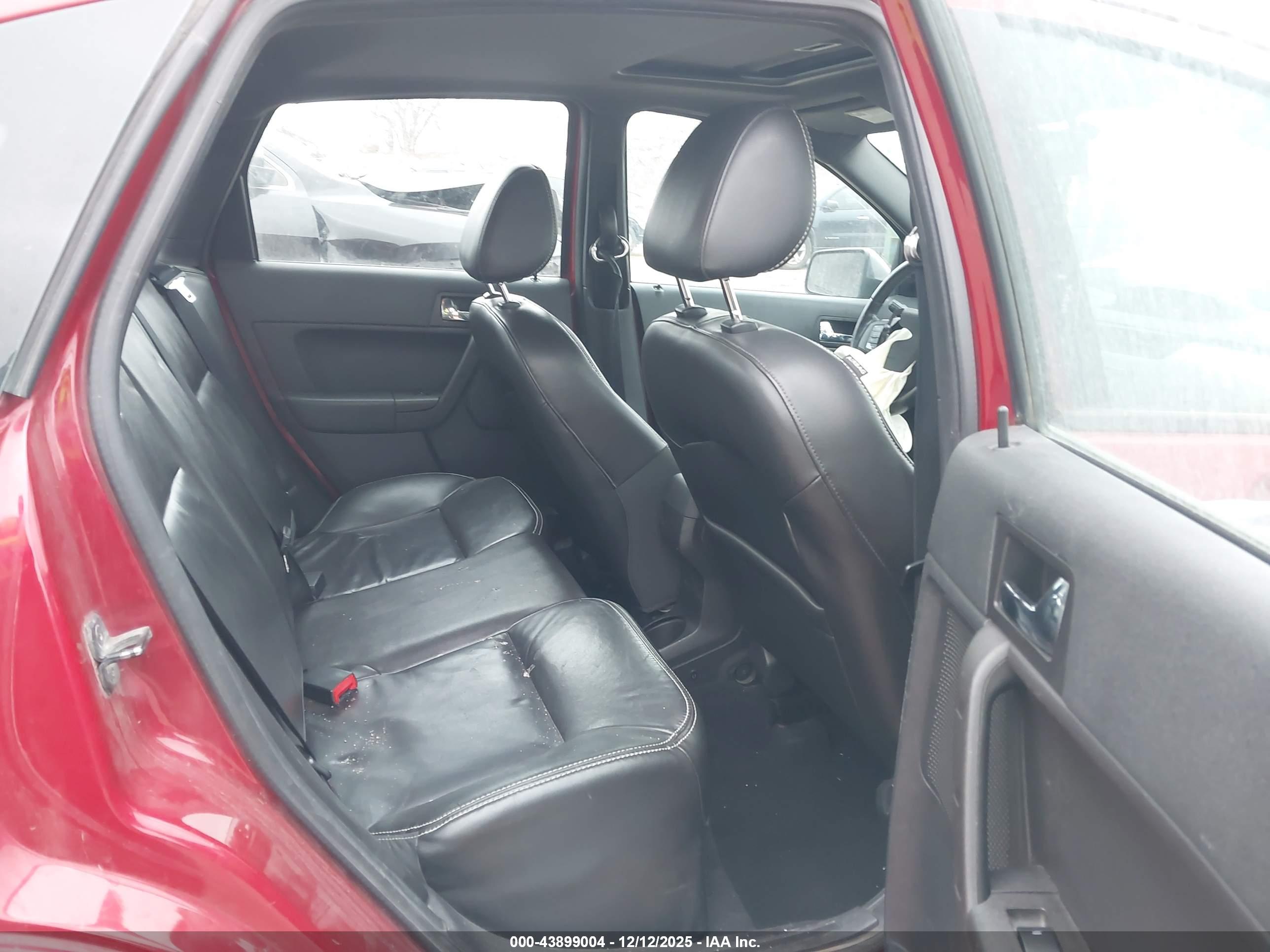 FORD FOCUS image 8