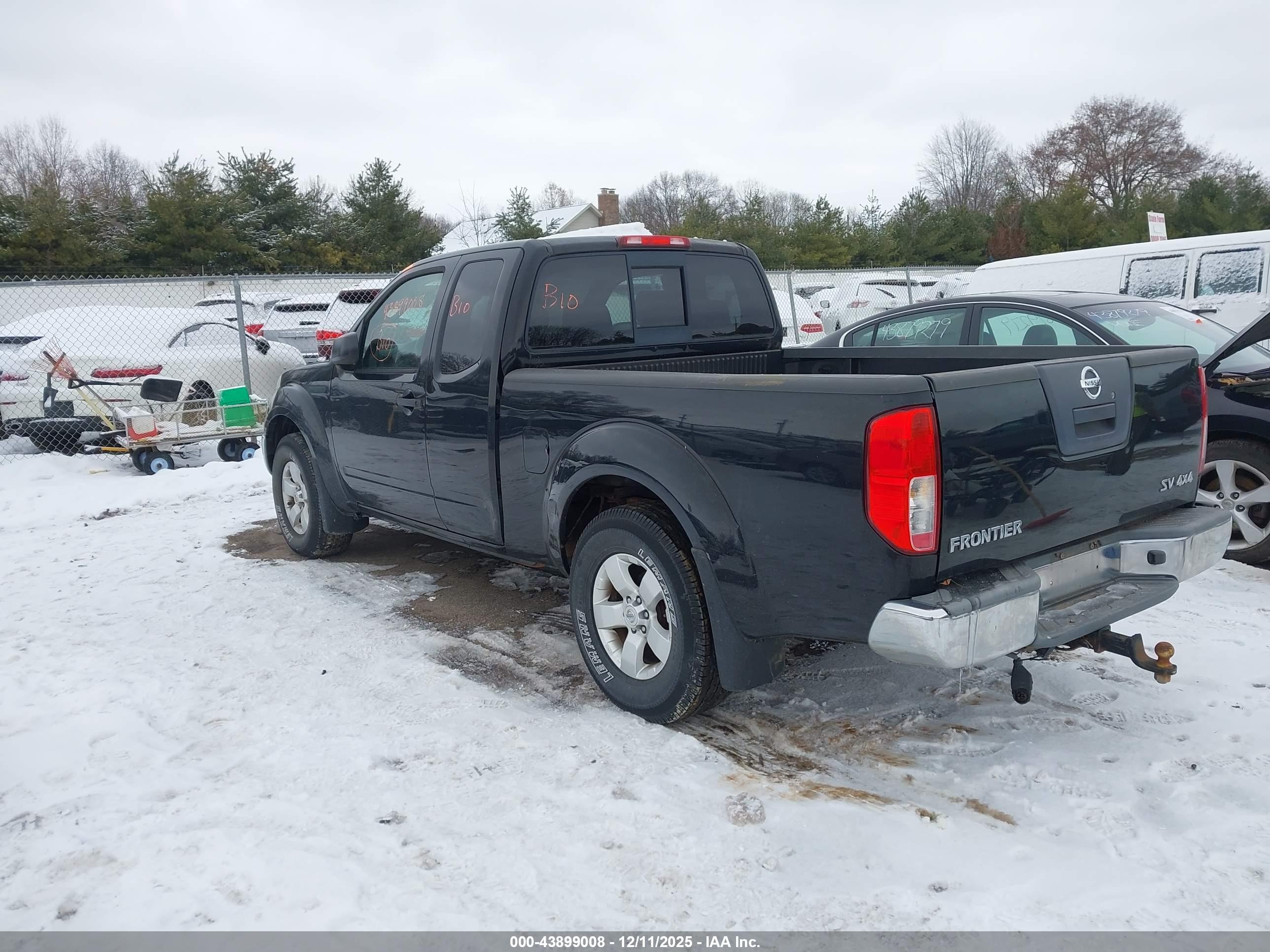 NISSAN FRONTIER image 3