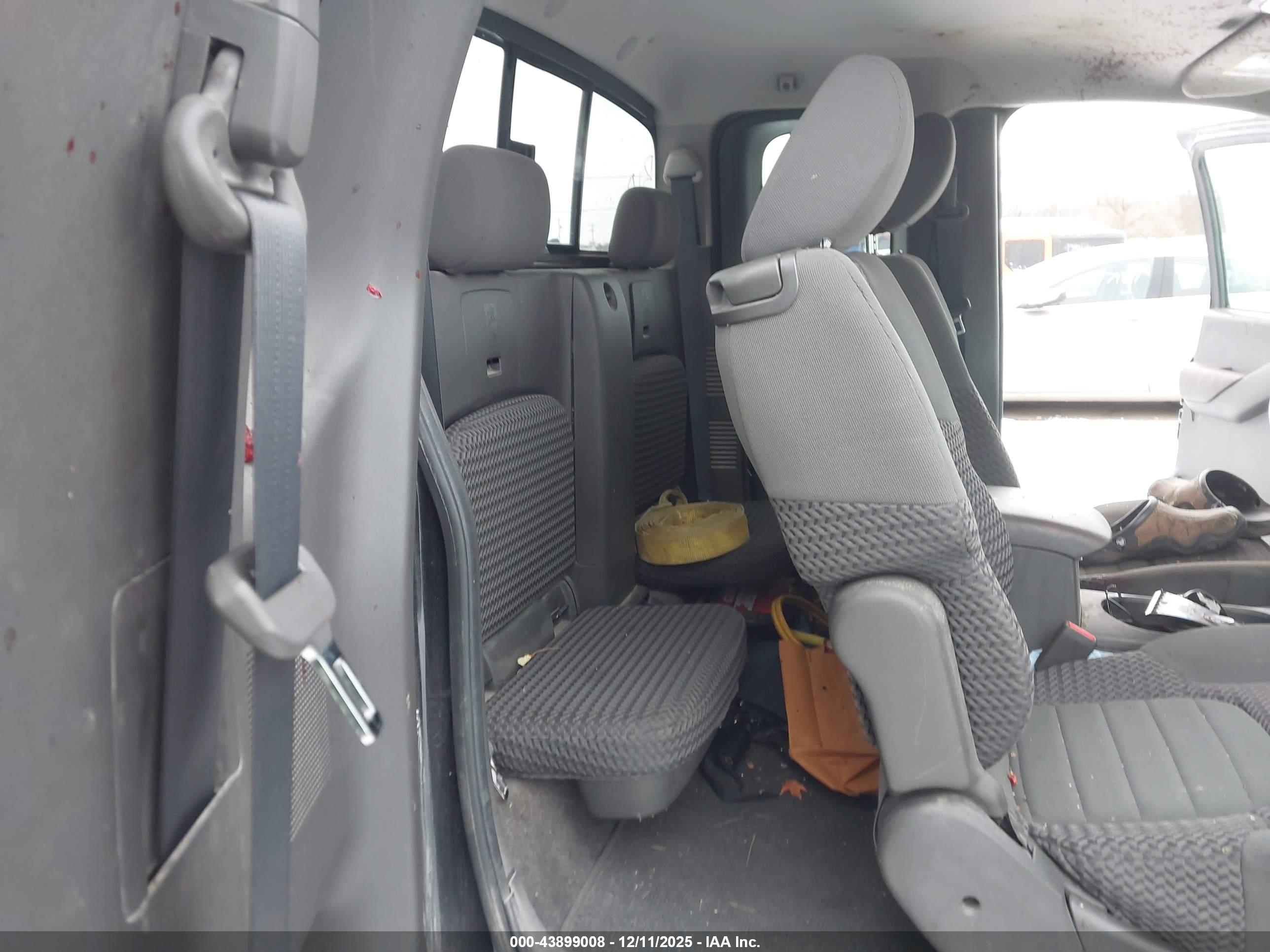 NISSAN FRONTIER image 8