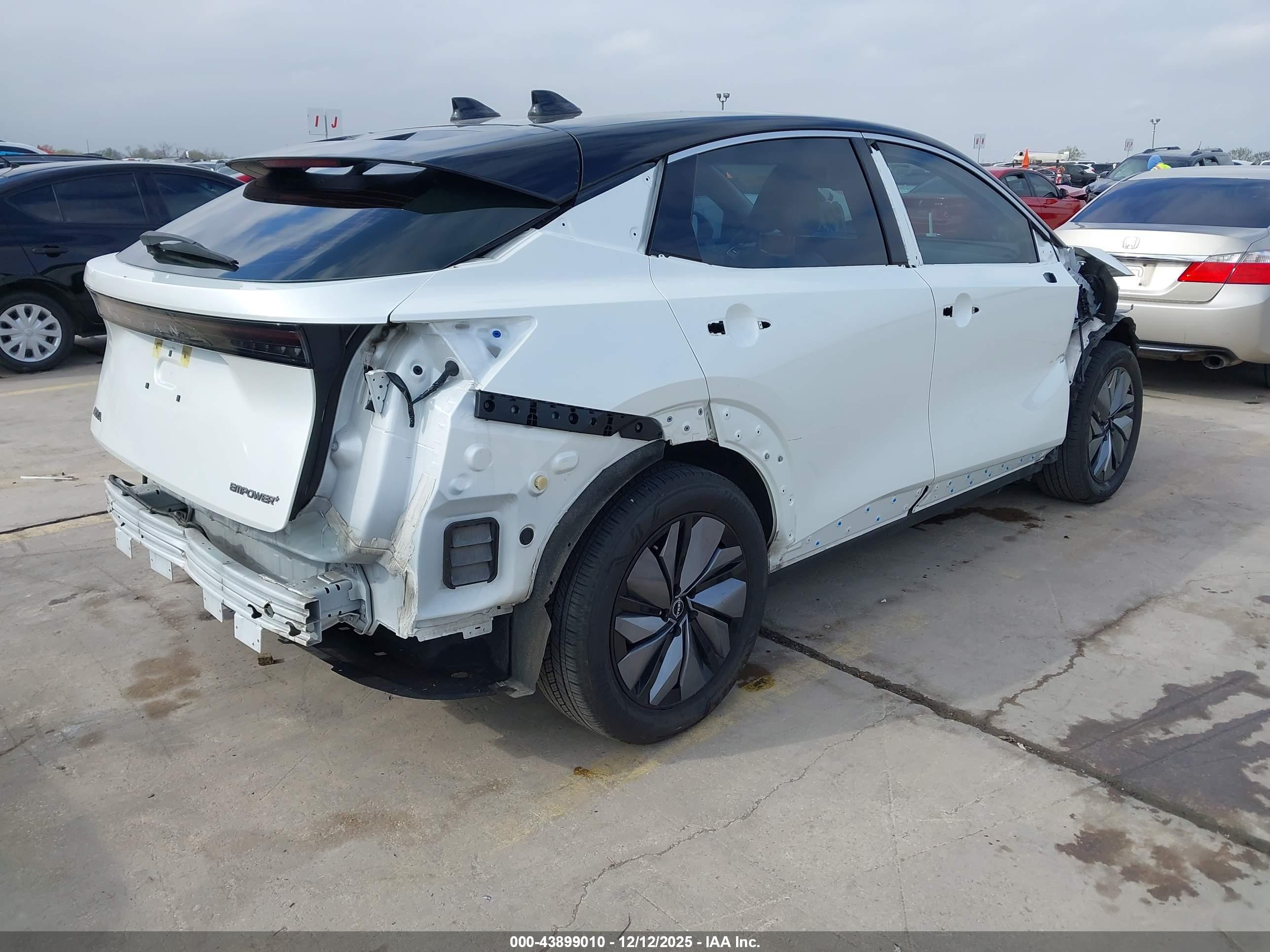 NISSAN ARIYA image 4